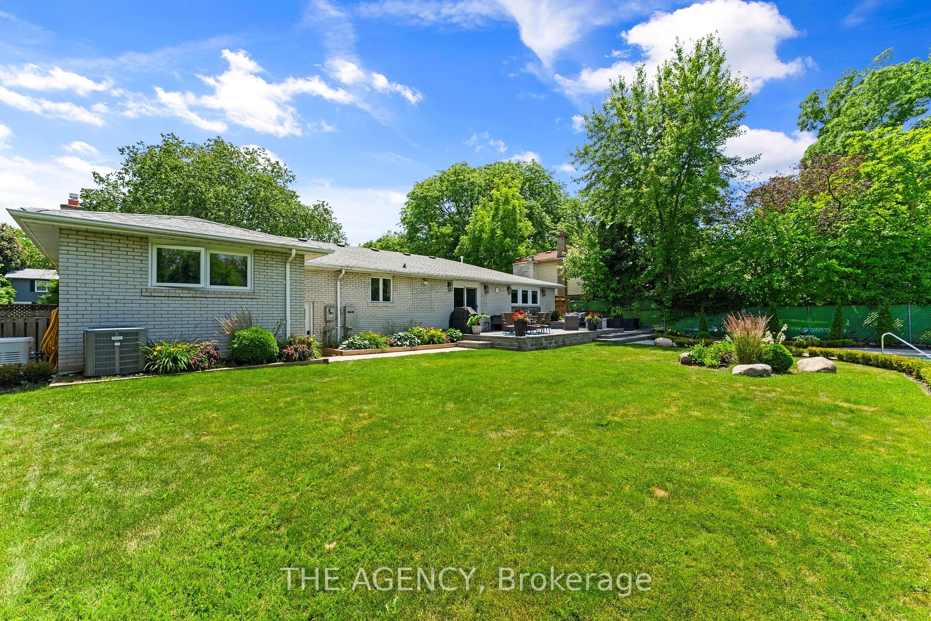 1357 Saginaw Crescent
