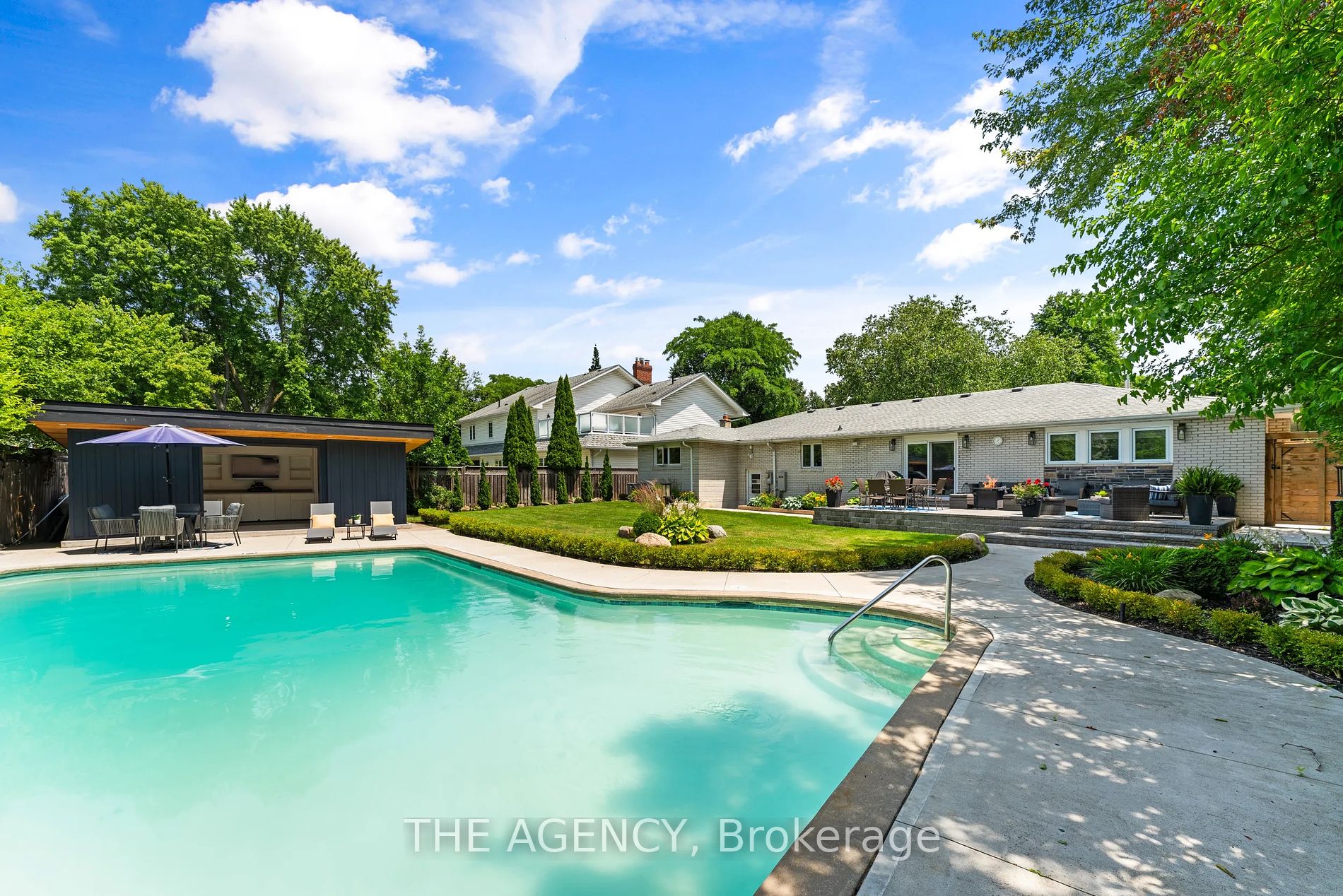 1357 Saginaw Crescent