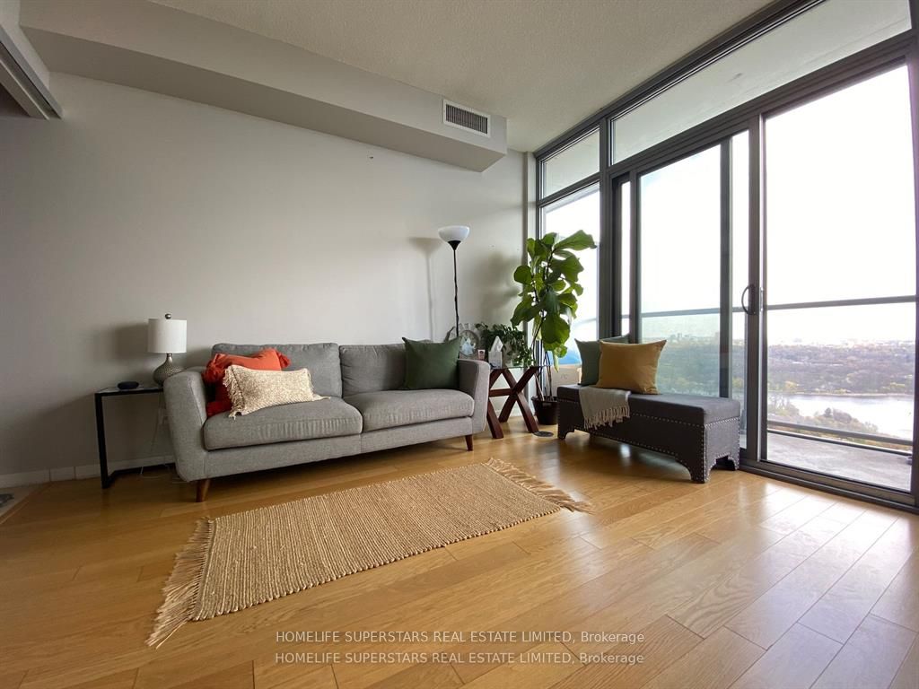 105 The Queensway Ave, #3112