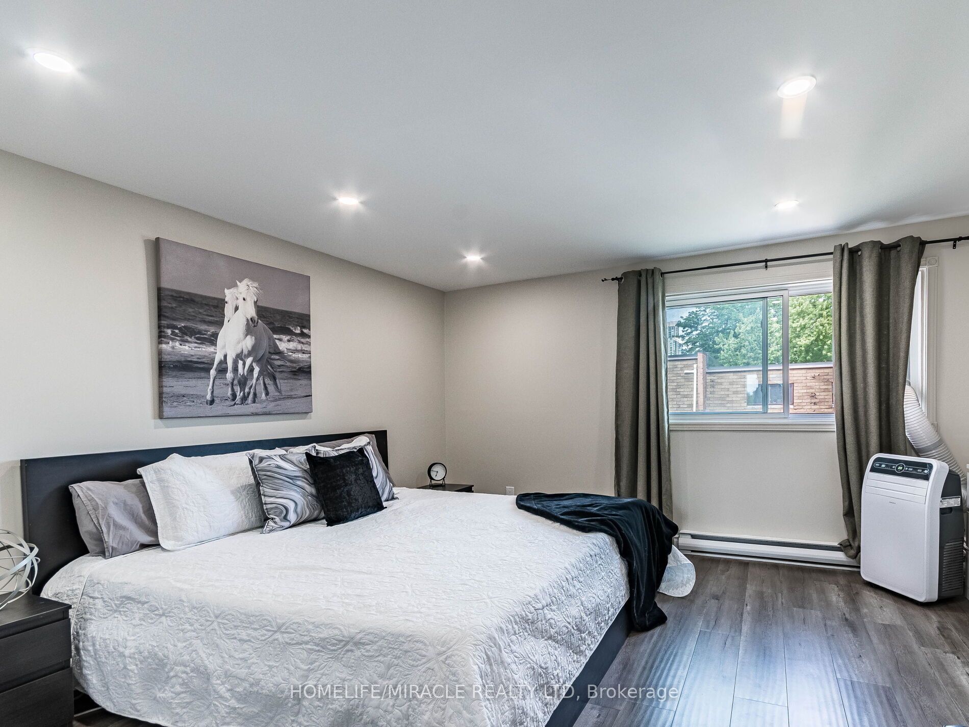 180 Mississauga Valley Boulevard #124