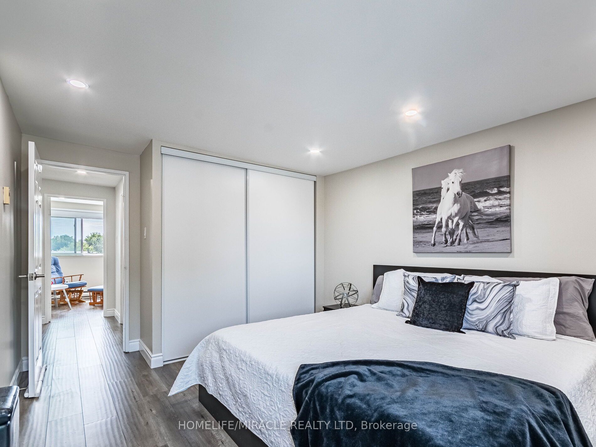 180 Mississauga Valley Boulevard #124