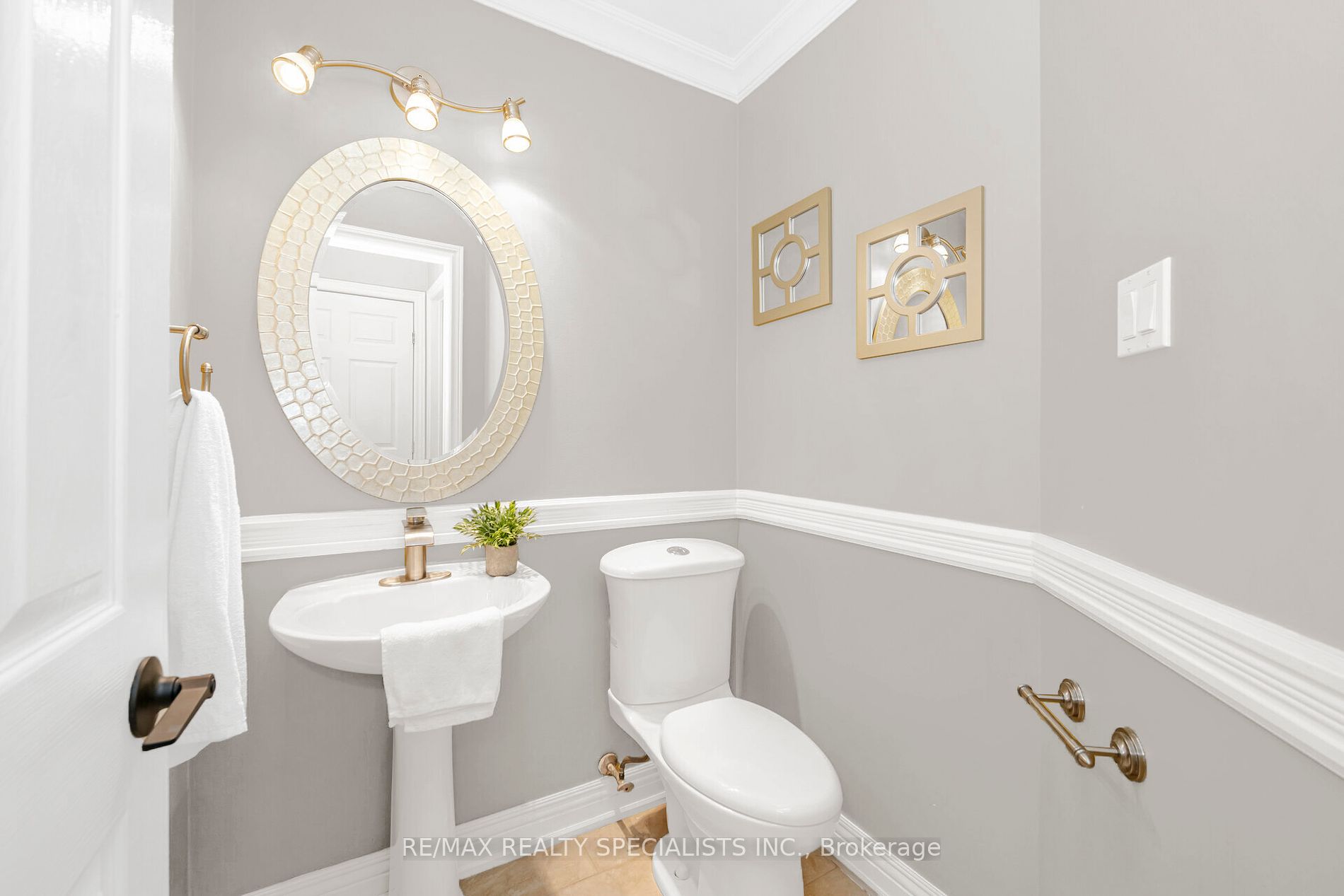 3353 Azelia Crt