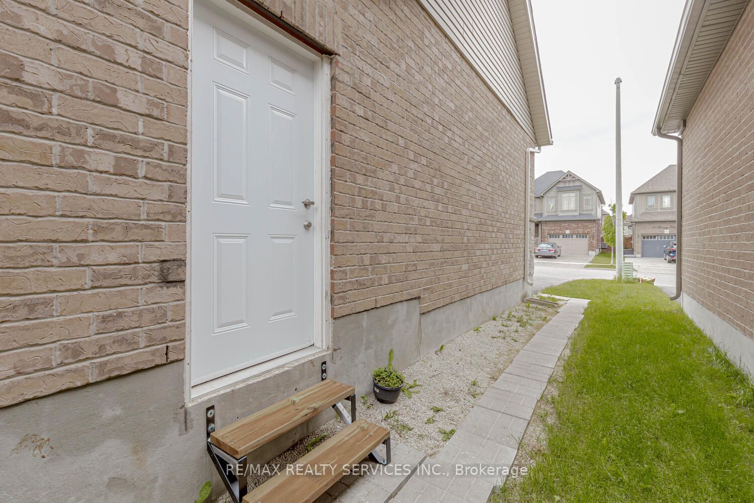89 Laverty Cres