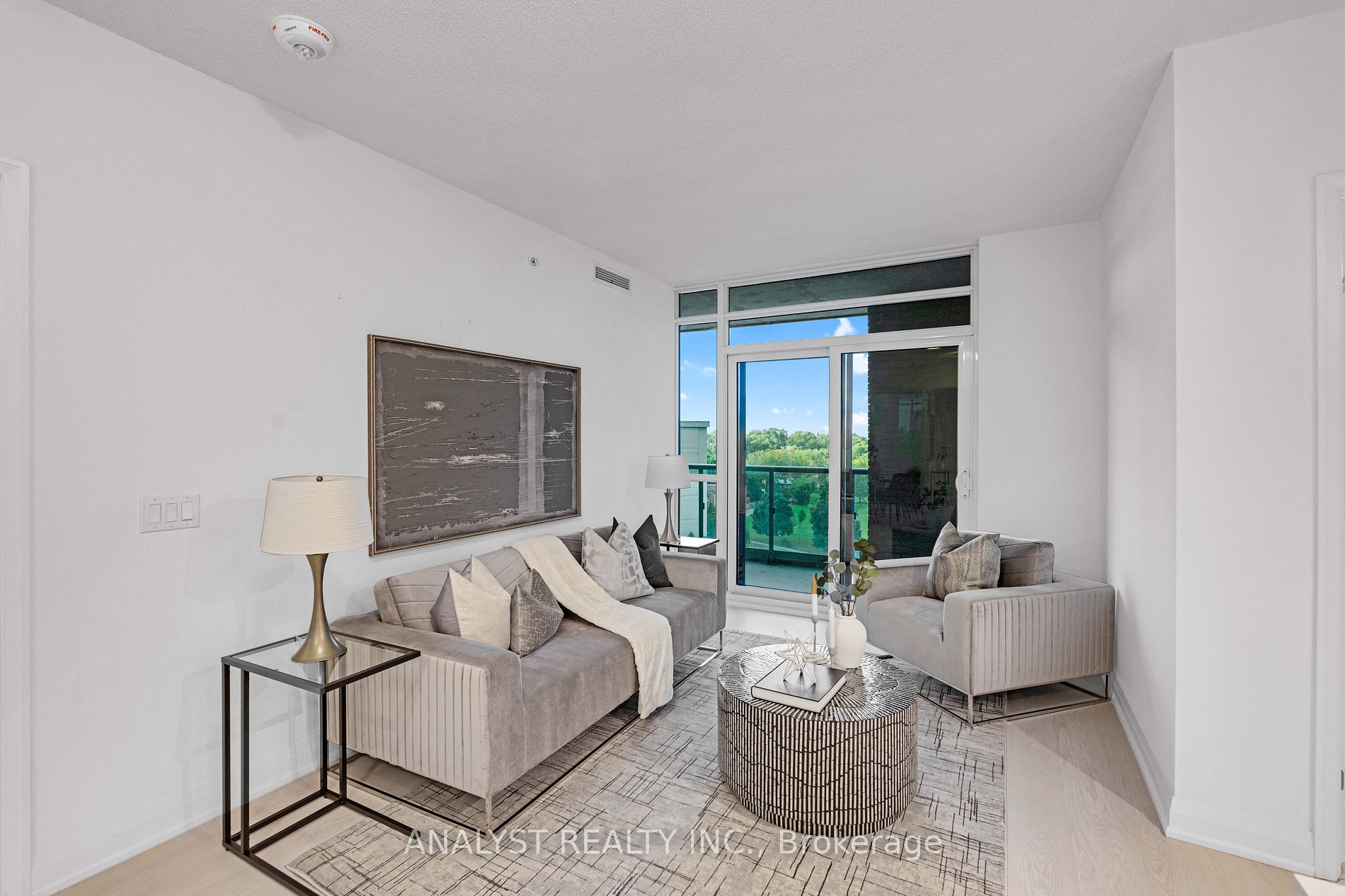 10 Gibbs Rd, #717
