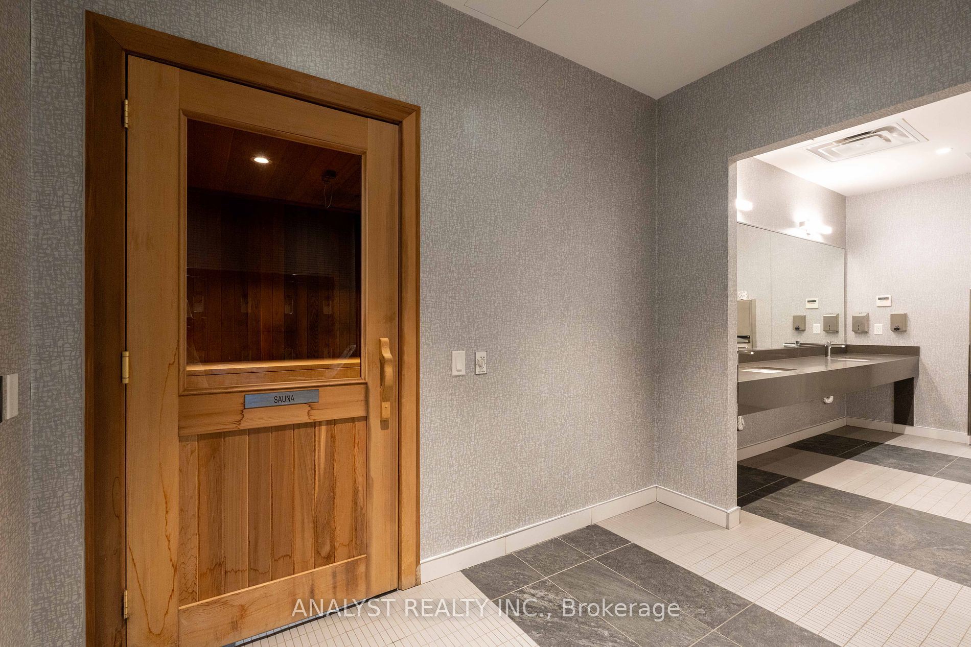 10 Gibbs Rd, #717