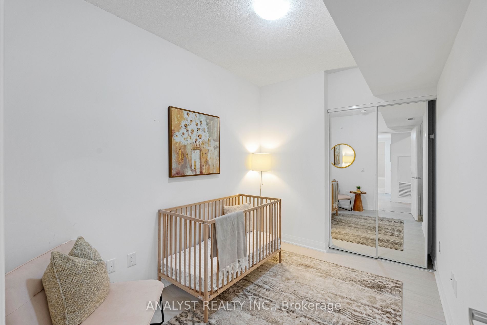 10 Gibbs Rd, #717