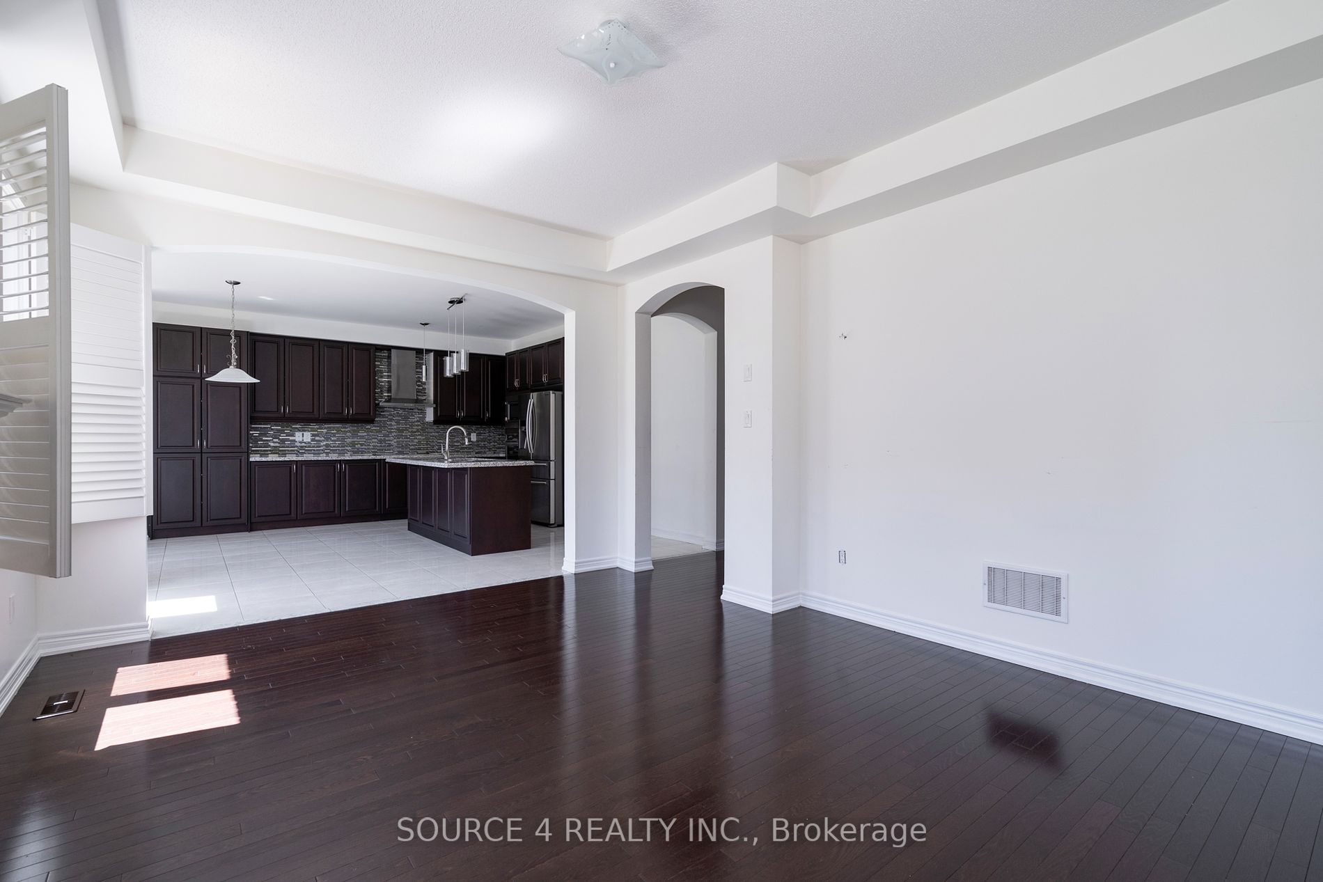 23 Sliprock Cres