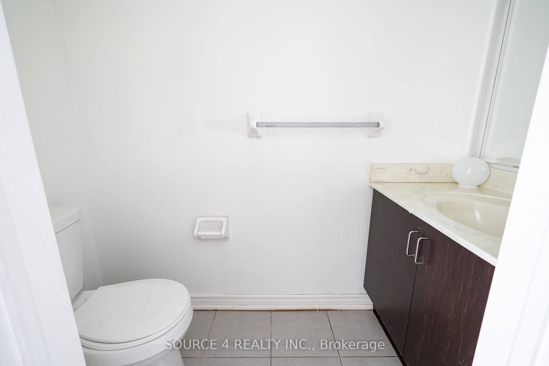 23 Sliprock Cres