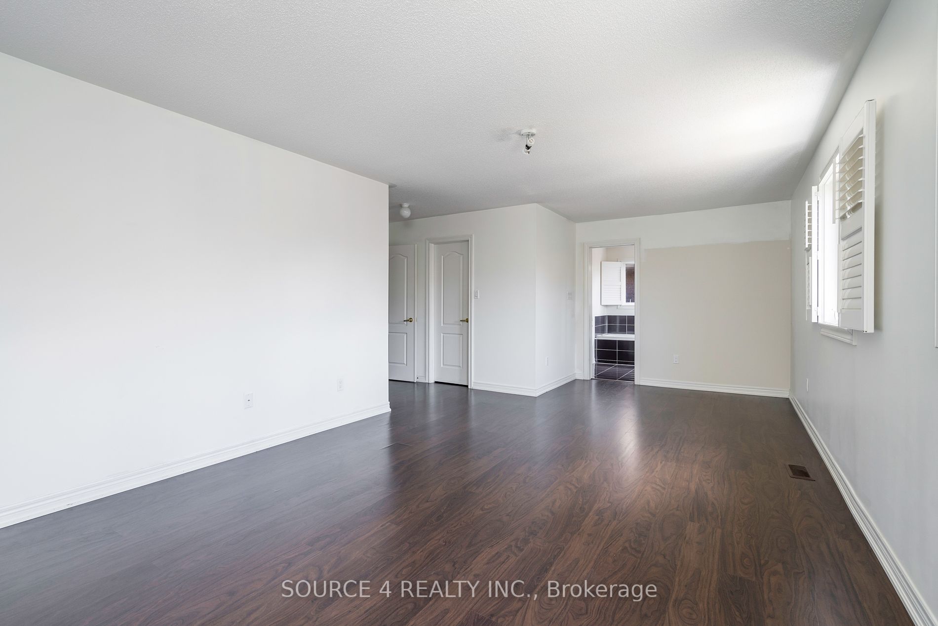 23 Sliprock Cres