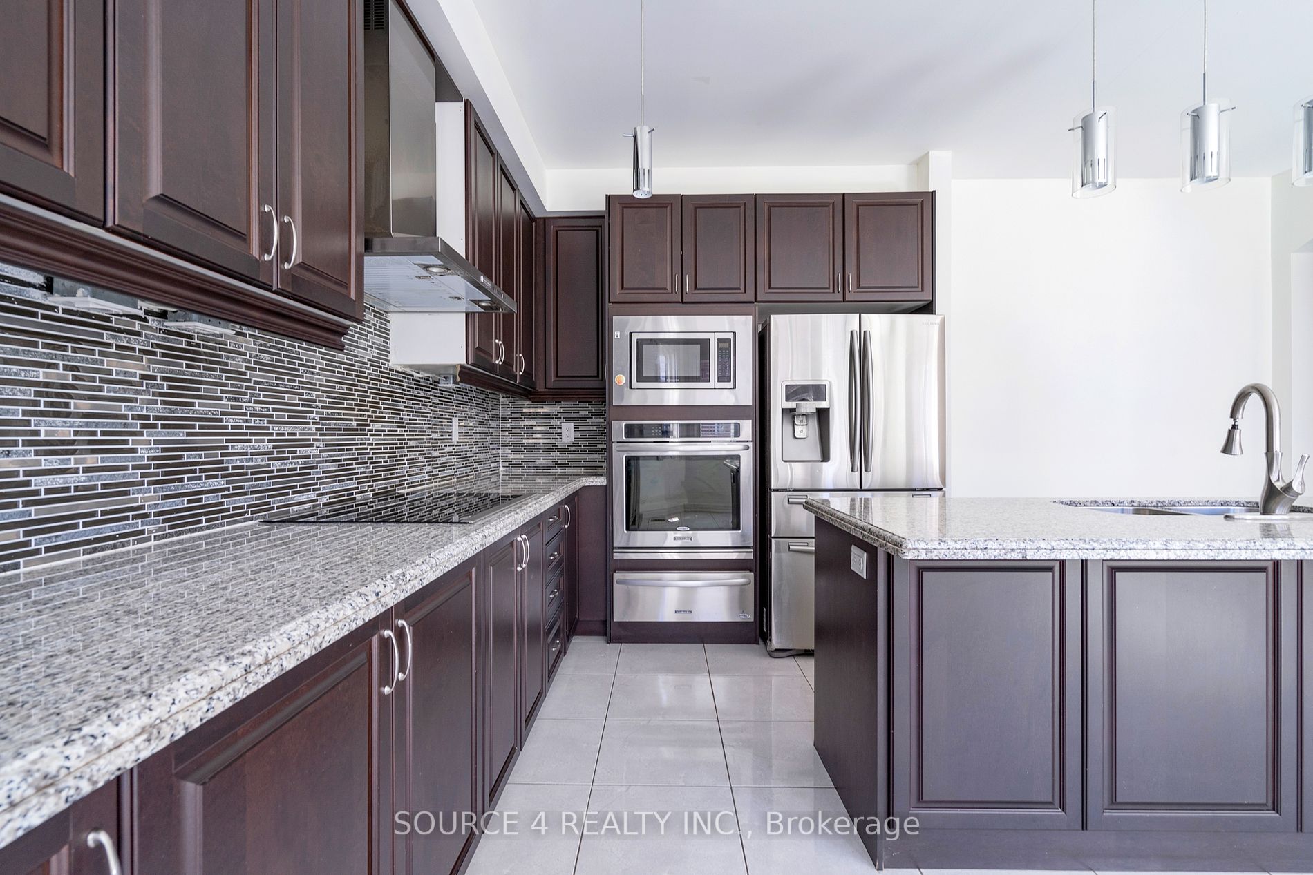 23 Sliprock Cres