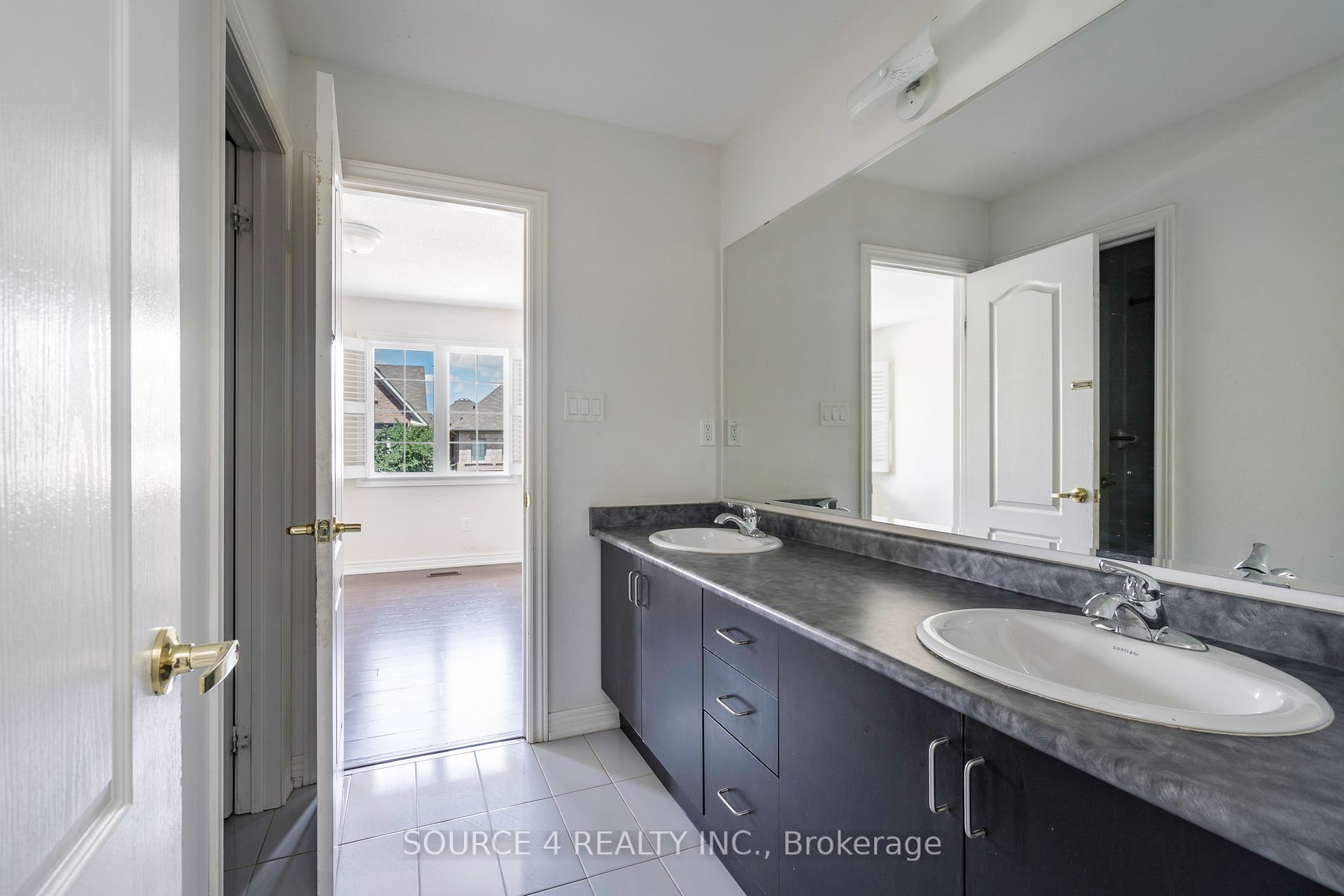 23 Sliprock Cres