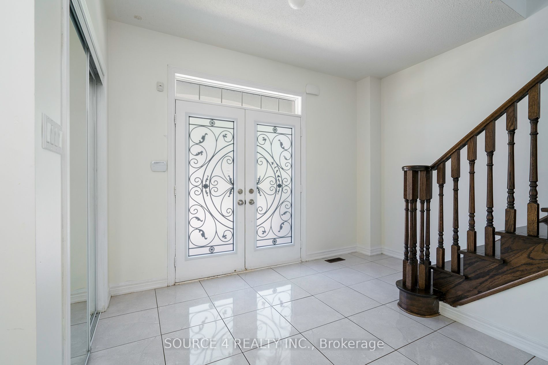 23 Sliprock Cres