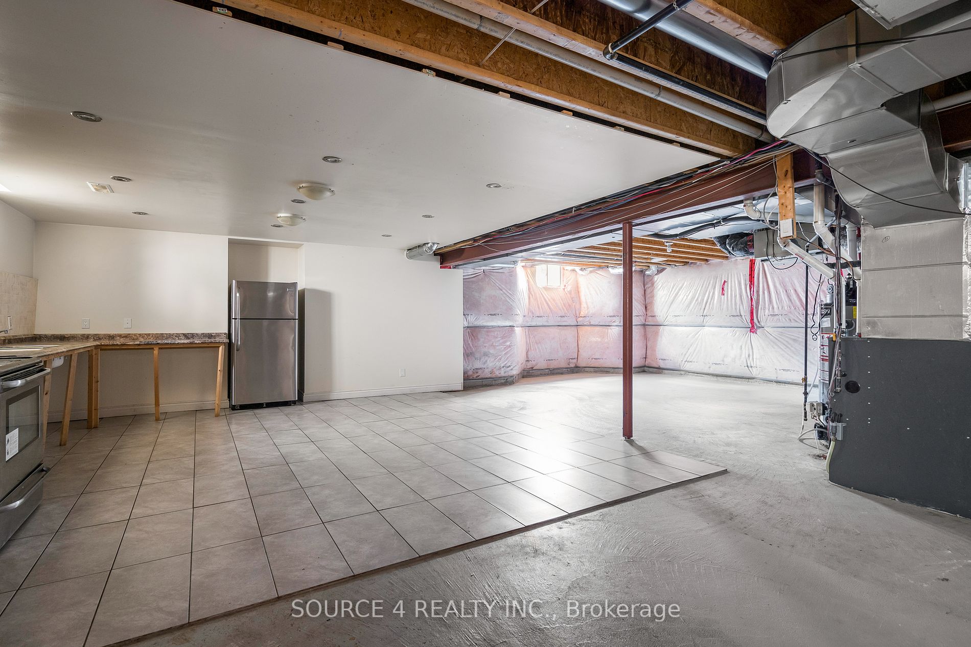 23 Sliprock Cres