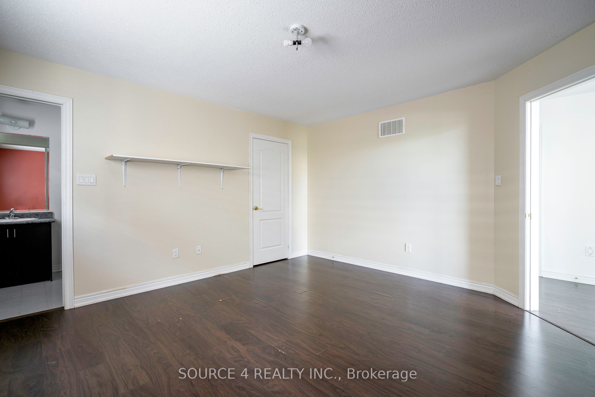 23 Sliprock Cres