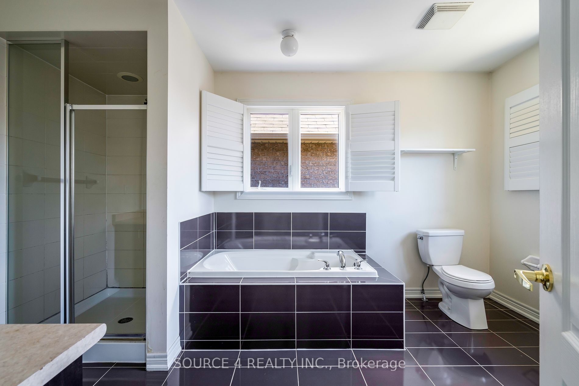 23 Sliprock Cres