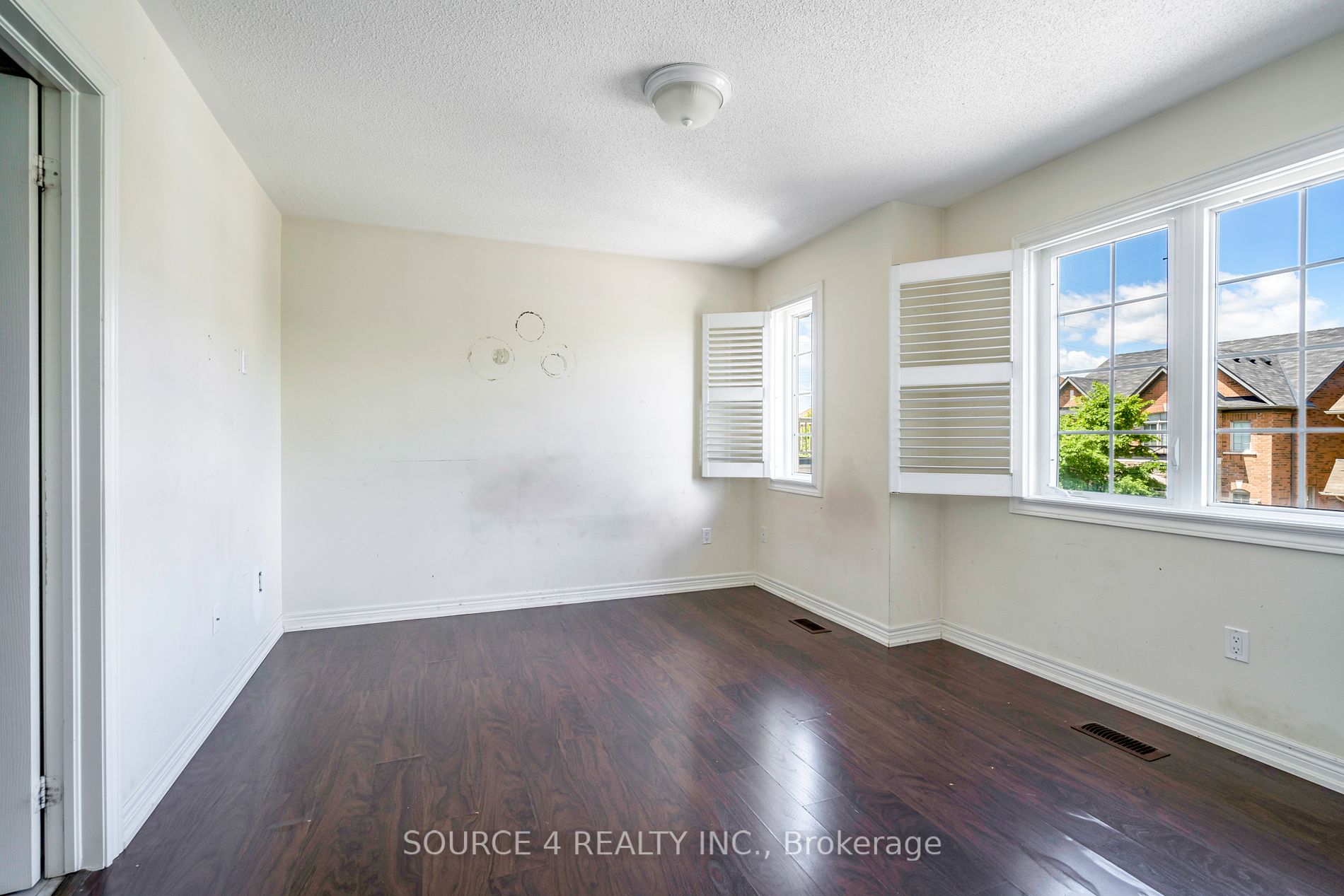 23 Sliprock Cres