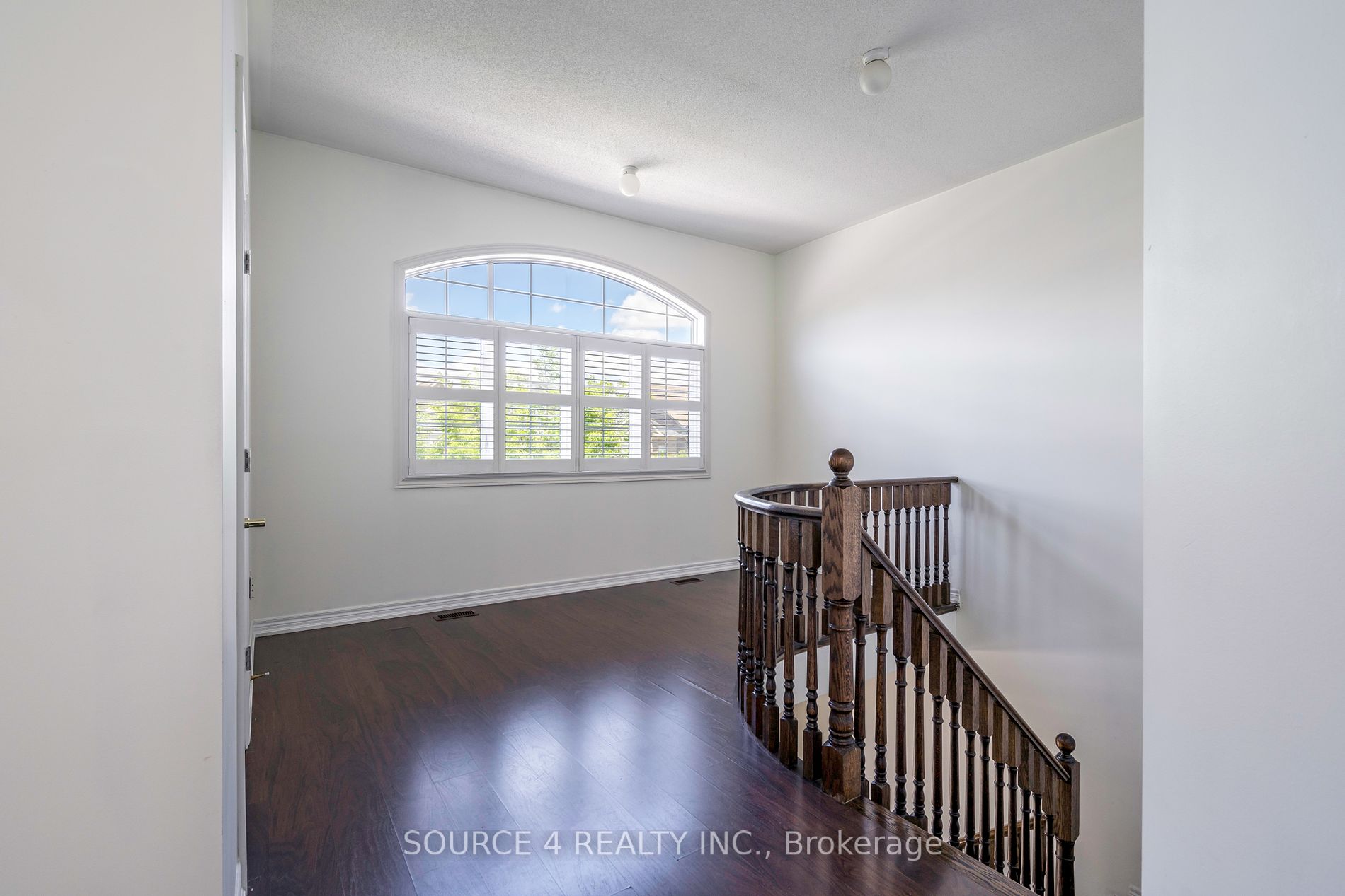 23 Sliprock Cres