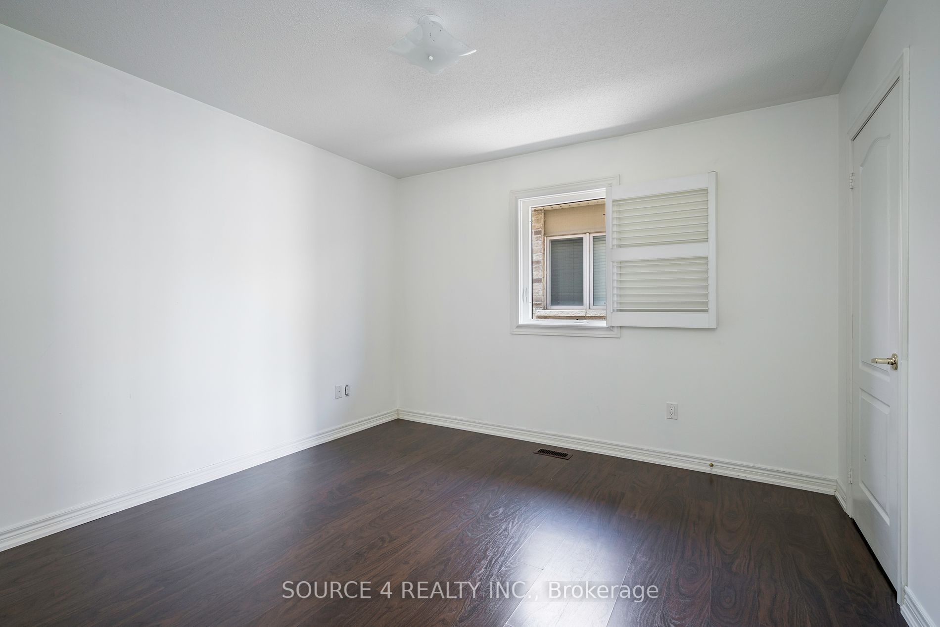23 Sliprock Cres