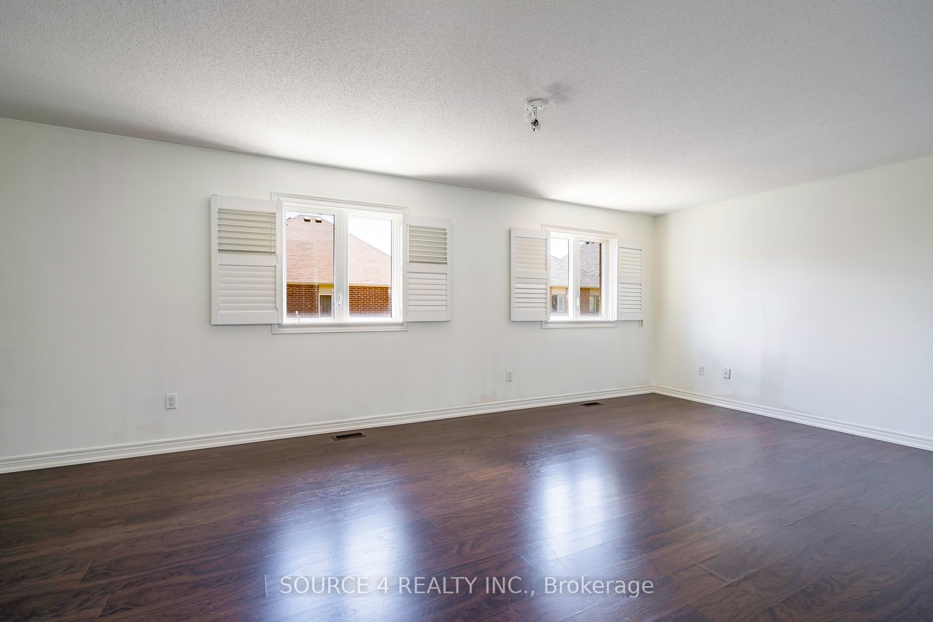 23 Sliprock Cres