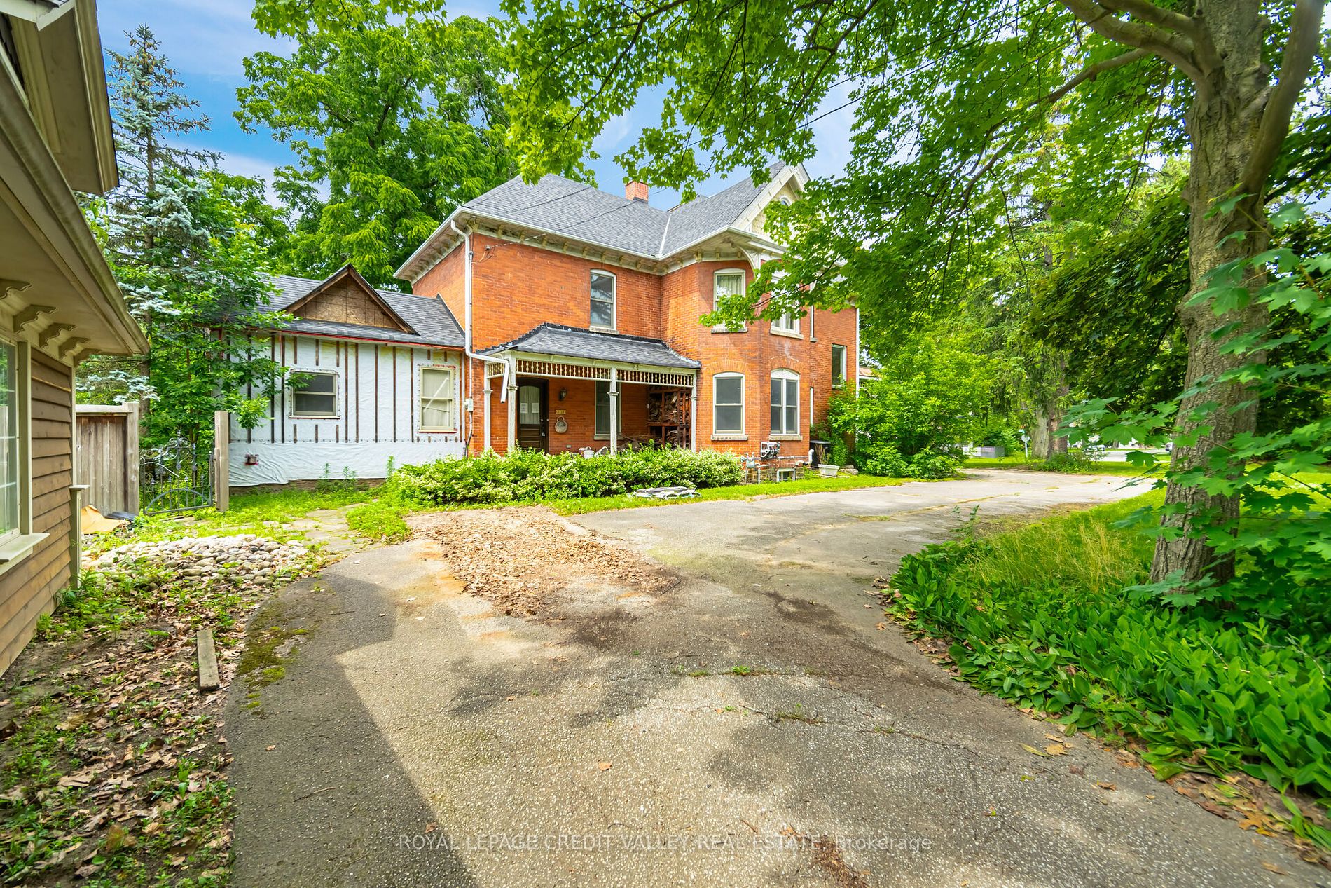 376 Chartwell Rd