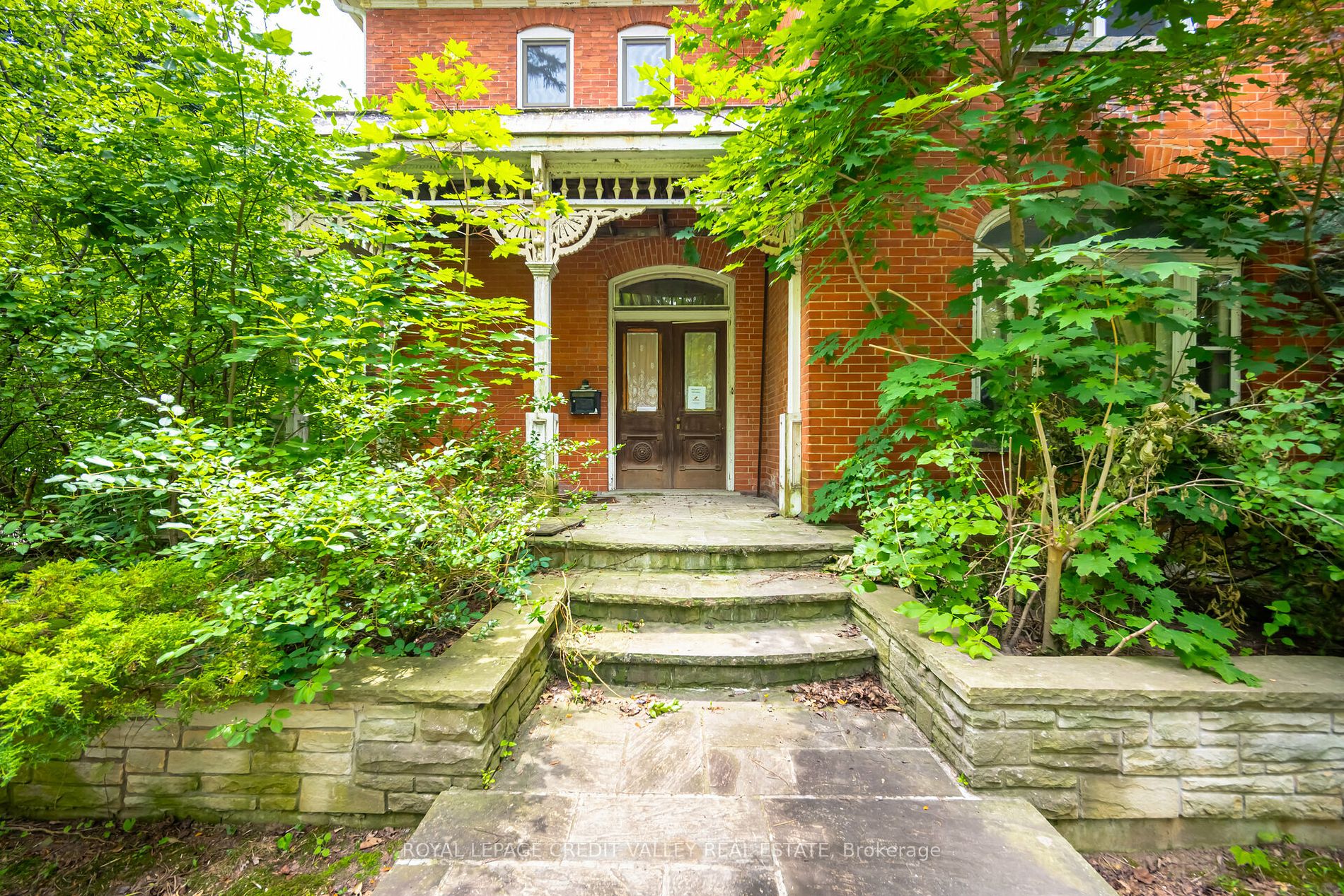 376 Chartwell Rd
