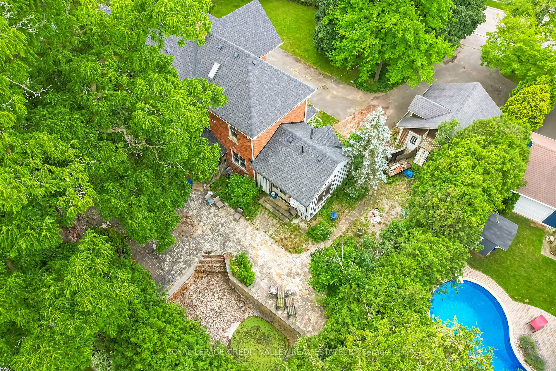 376 Chartwell Rd