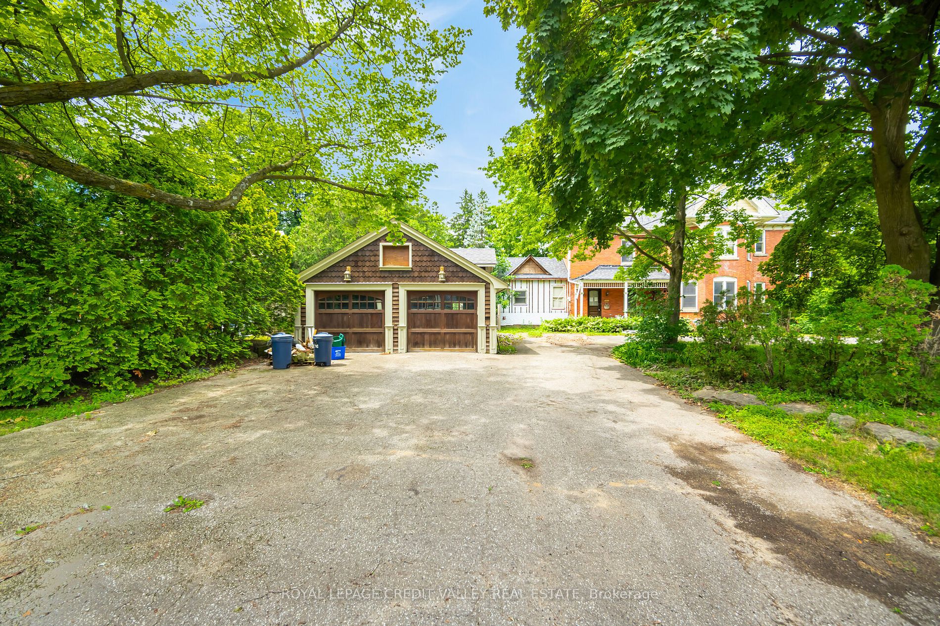 376 Chartwell Rd