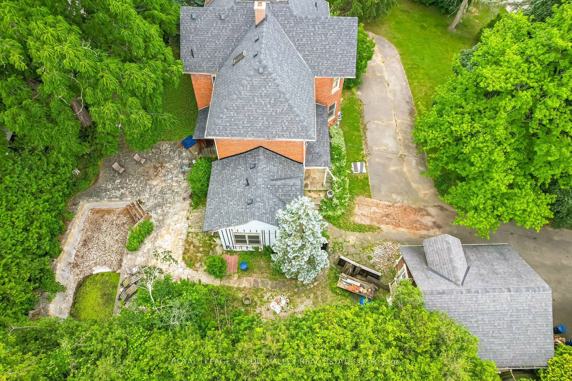 376 Chartwell Rd