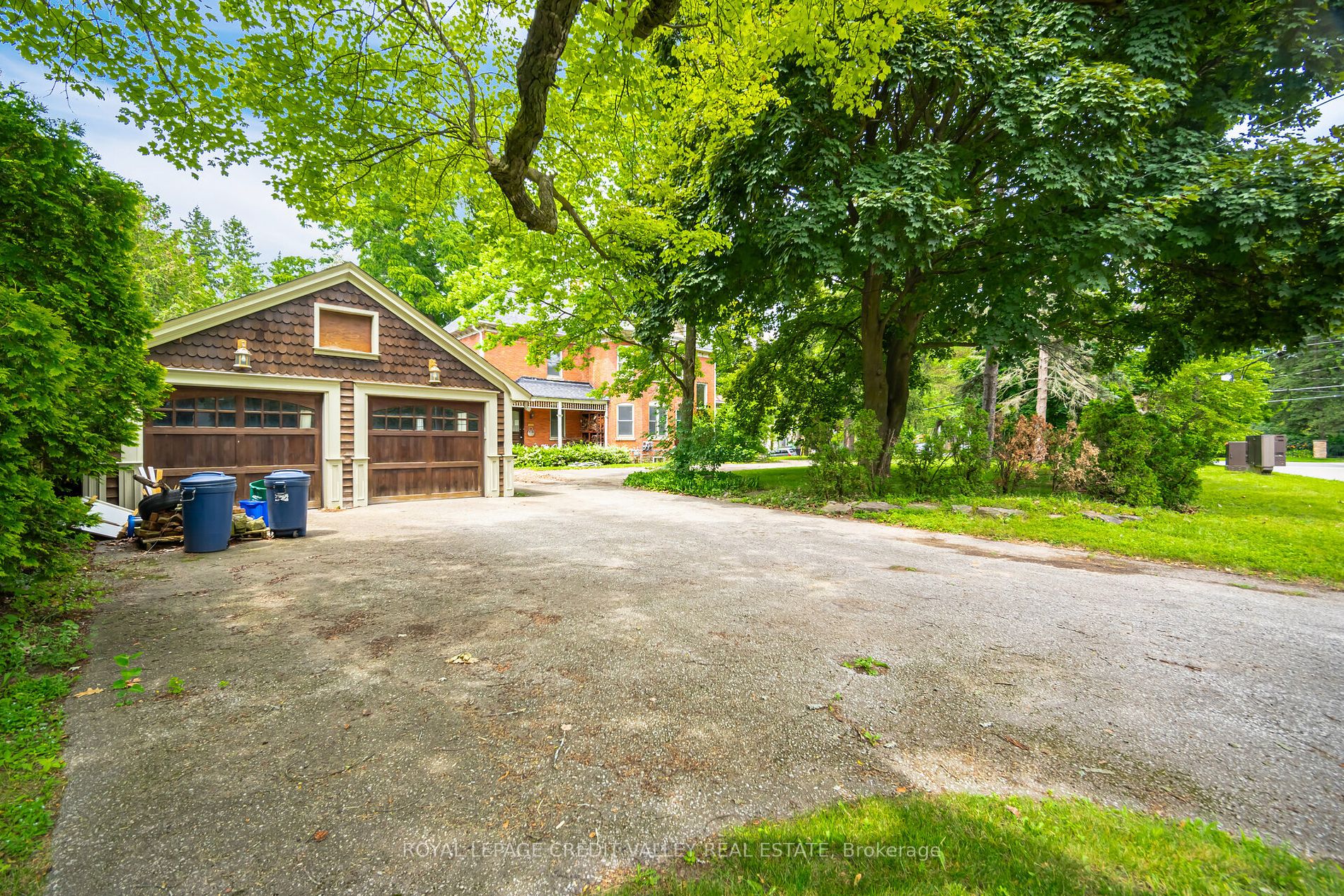 376 Chartwell Rd