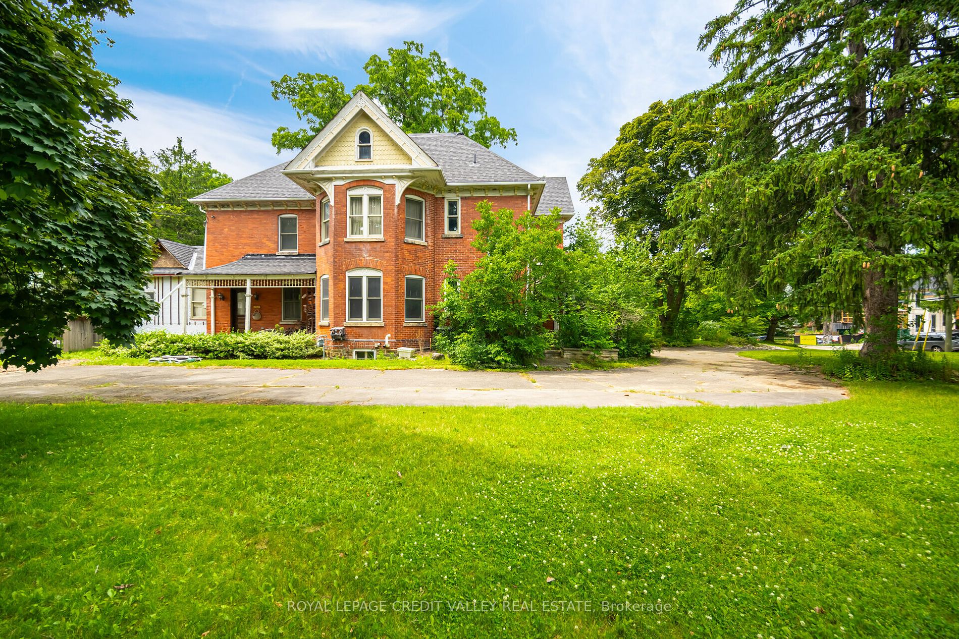 376 Chartwell Rd