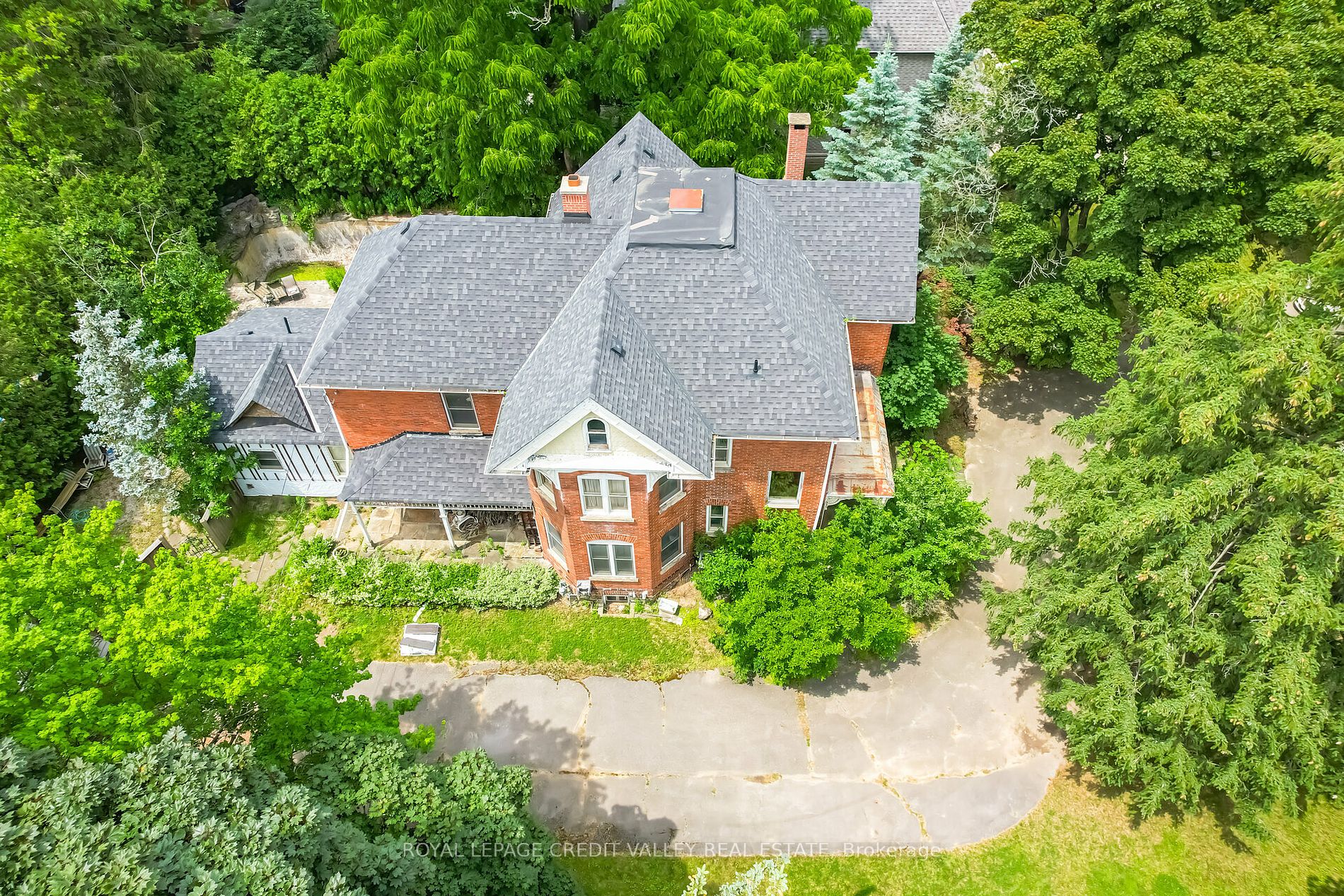 376 Chartwell Rd