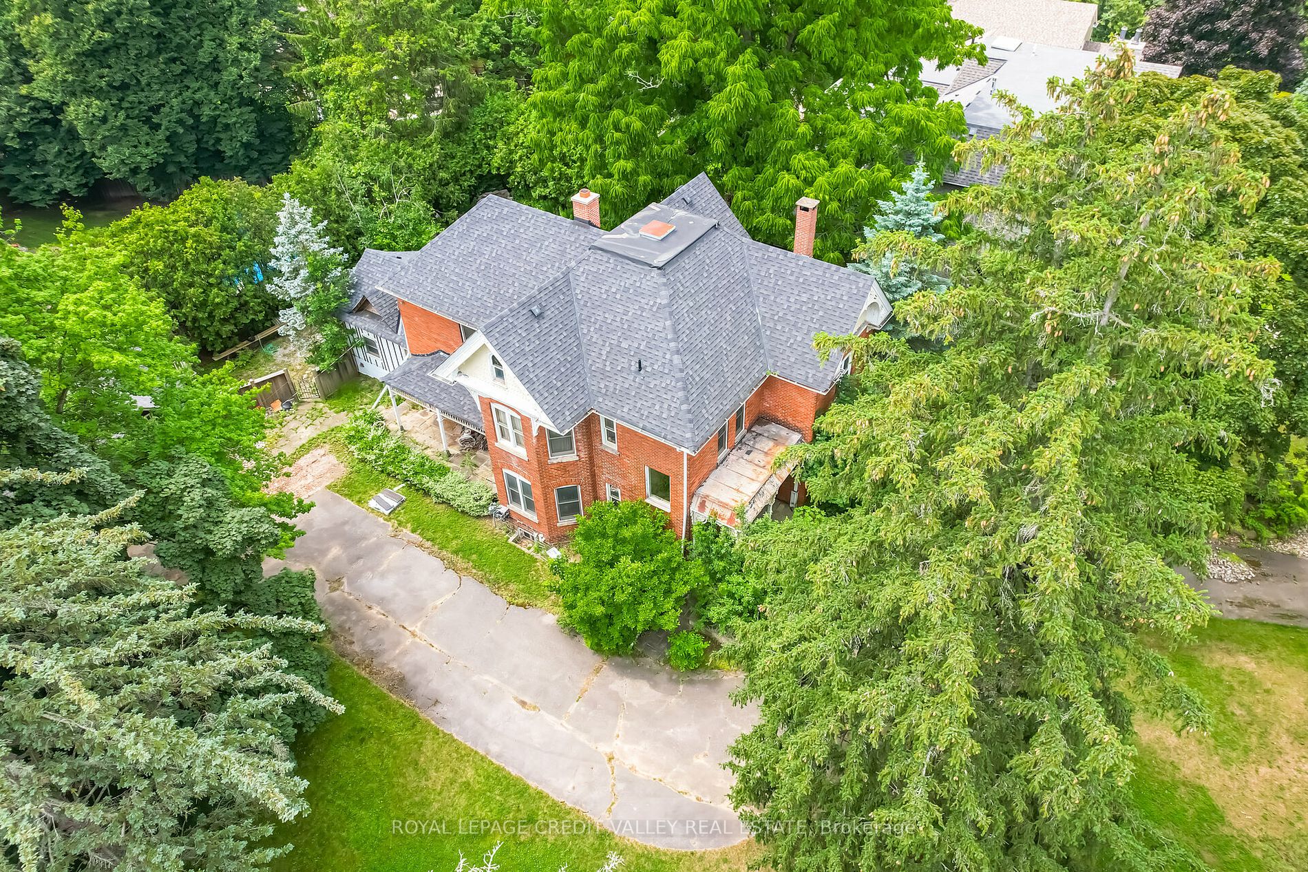 376 Chartwell Rd