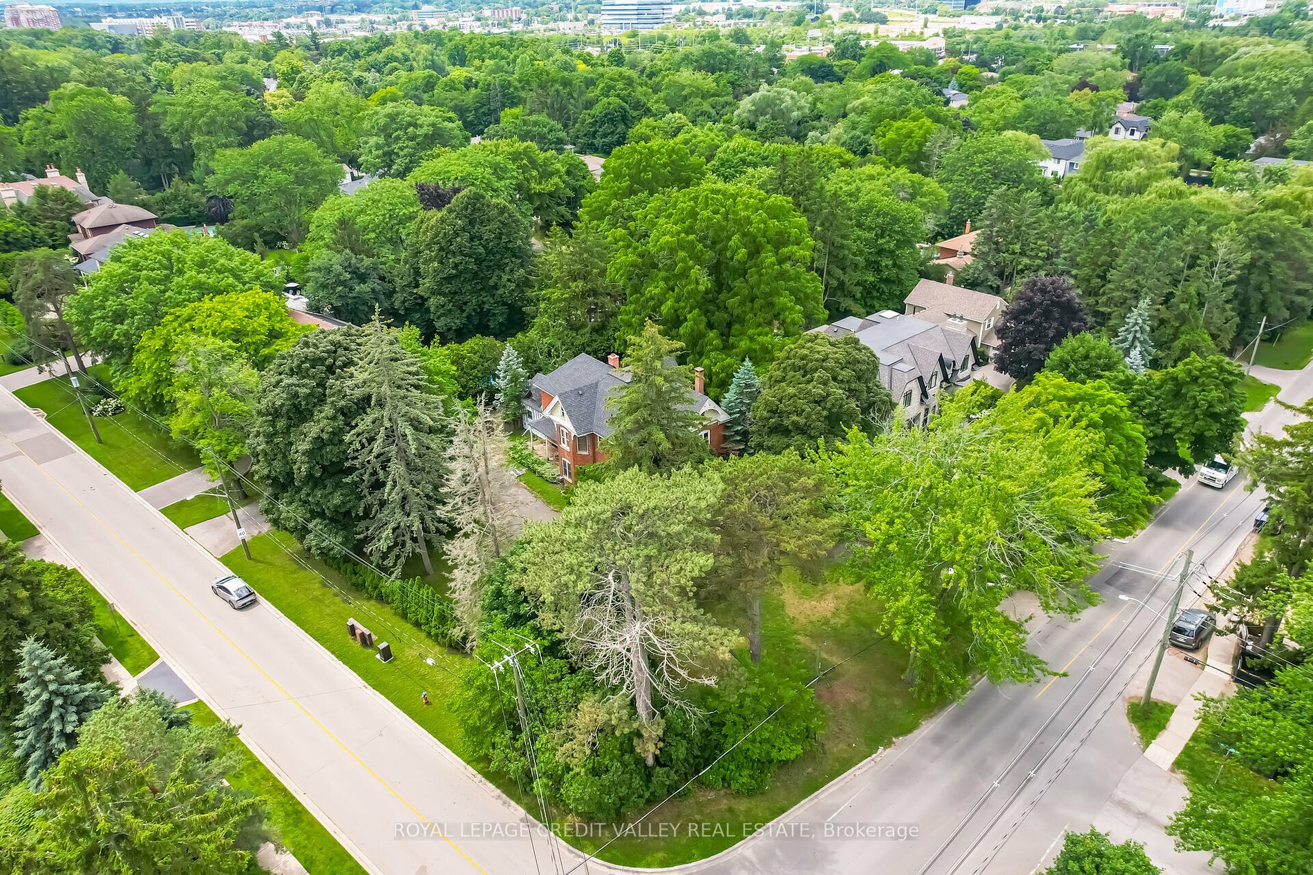 376 Chartwell Rd