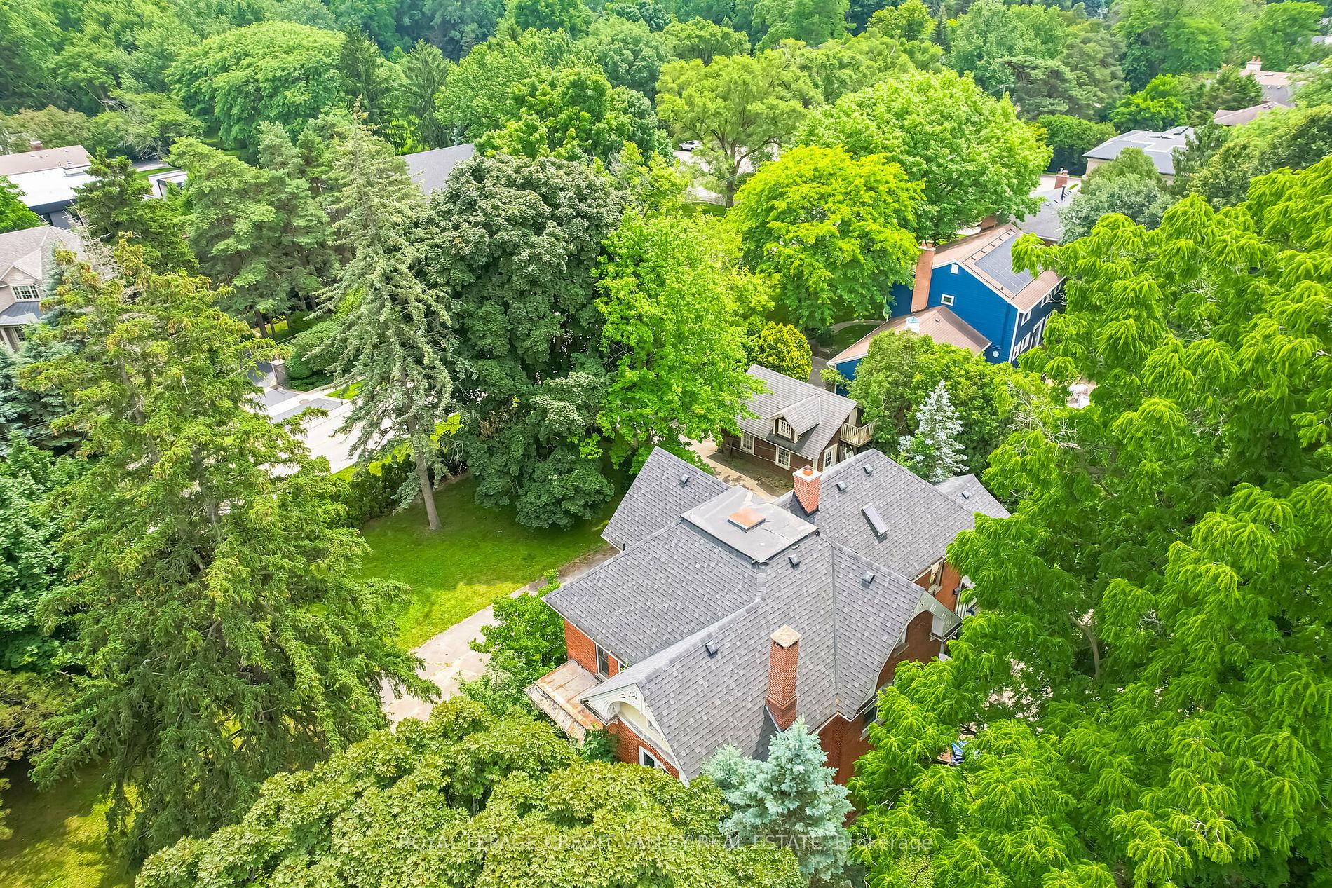 376 Chartwell Rd