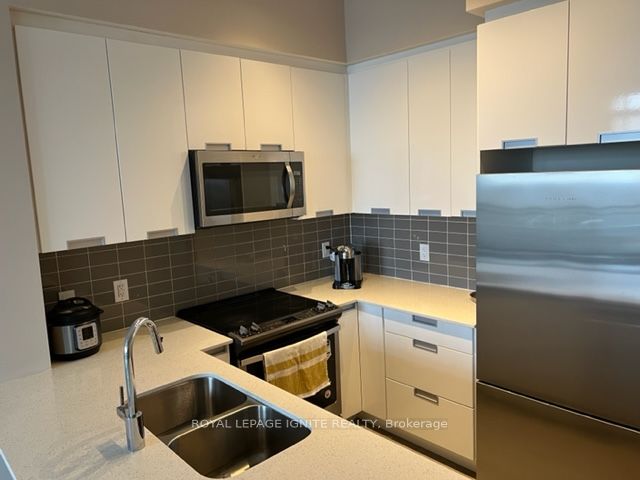 5033 Four Springs Avenue, #1618