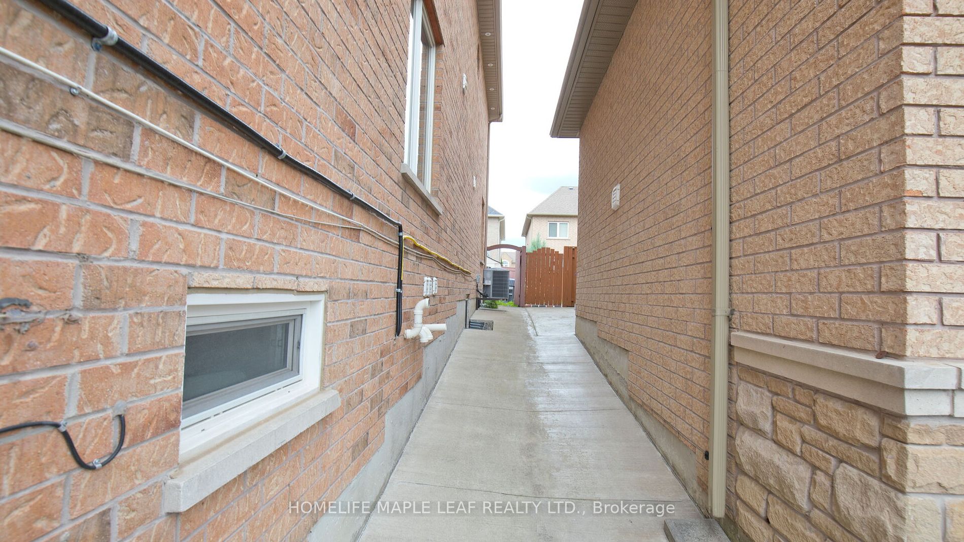 44 Eaglesprings Cres
