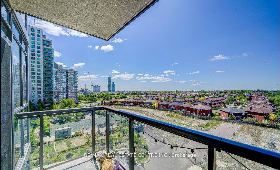 349 Rathburn Rd W, #715