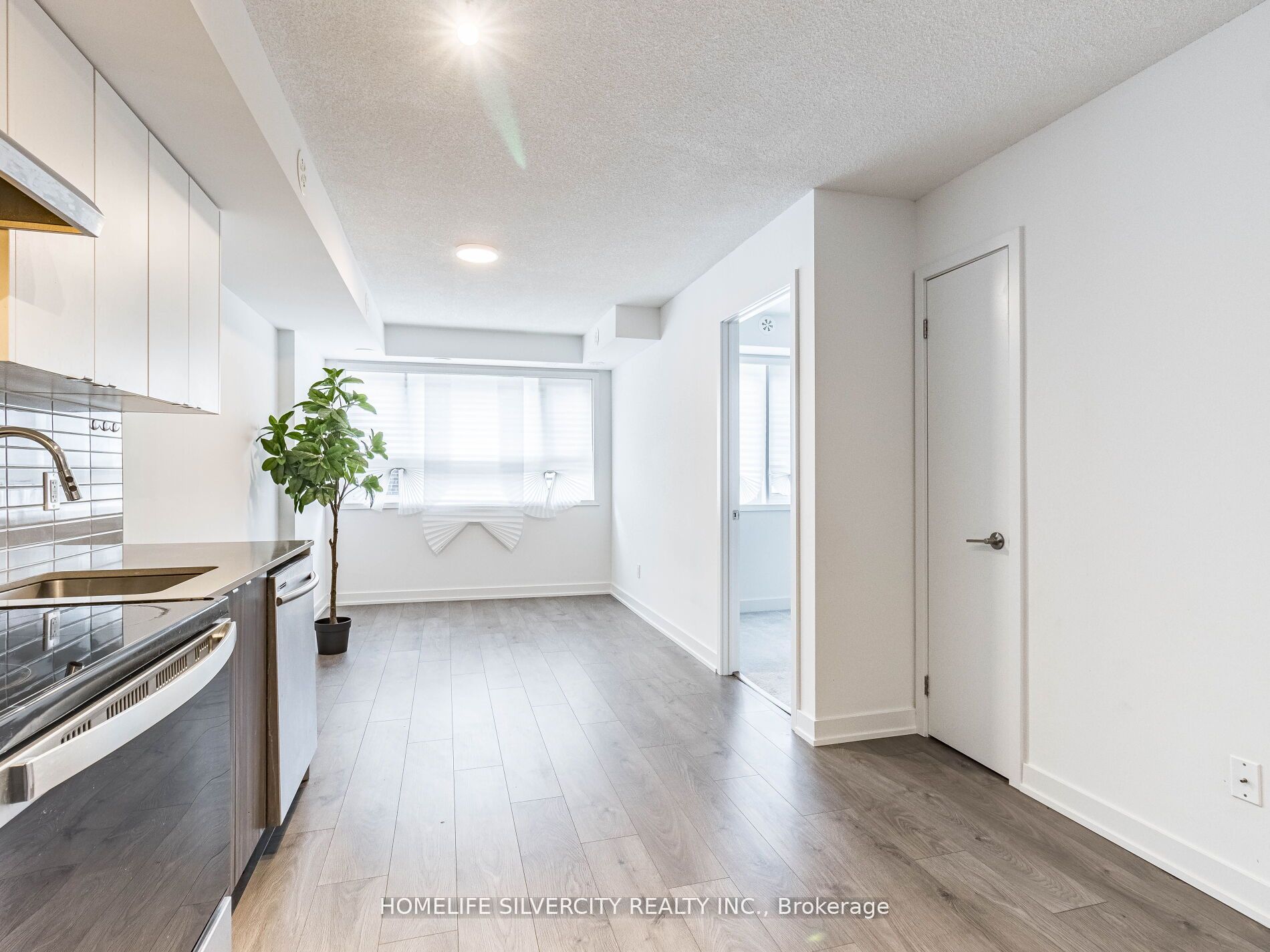1141 Cooke Boulevard, #403