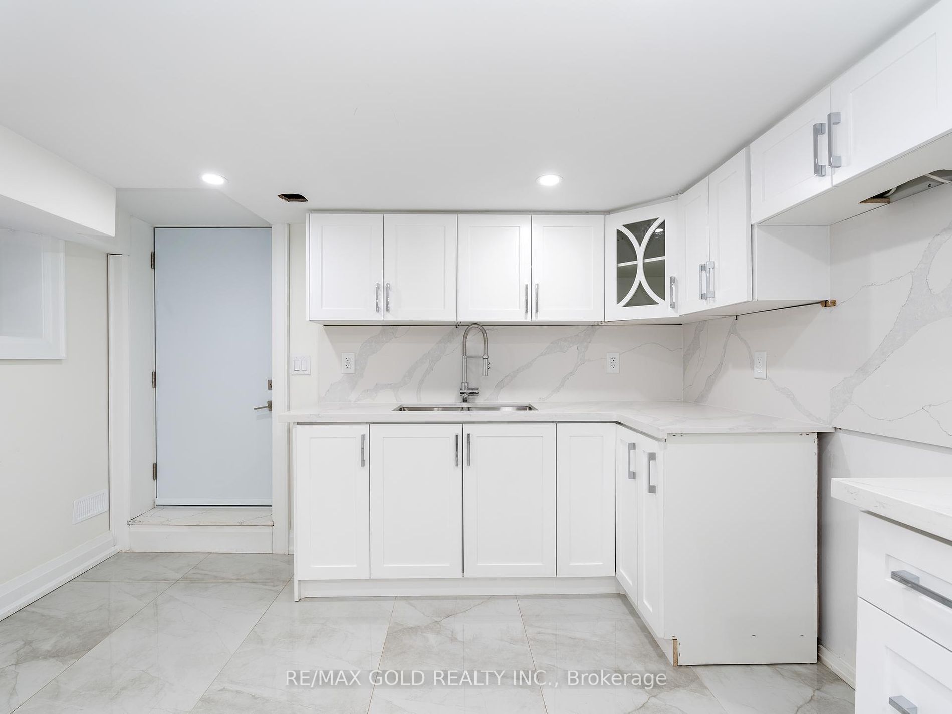 1007 Ossington Ave