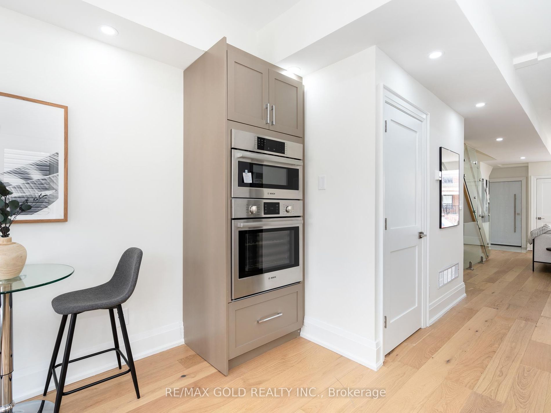 1007 Ossington Ave