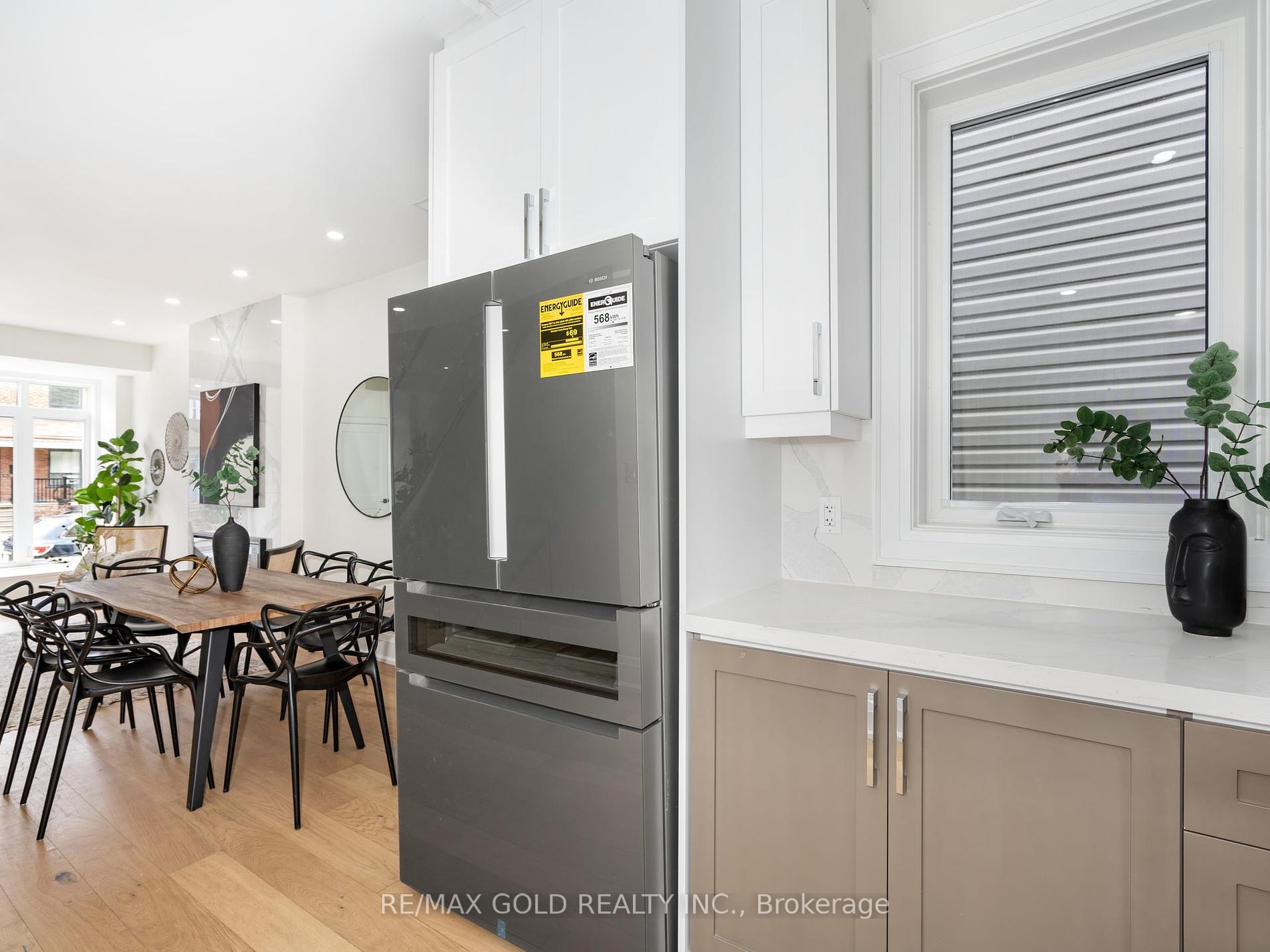 1007 Ossington Ave