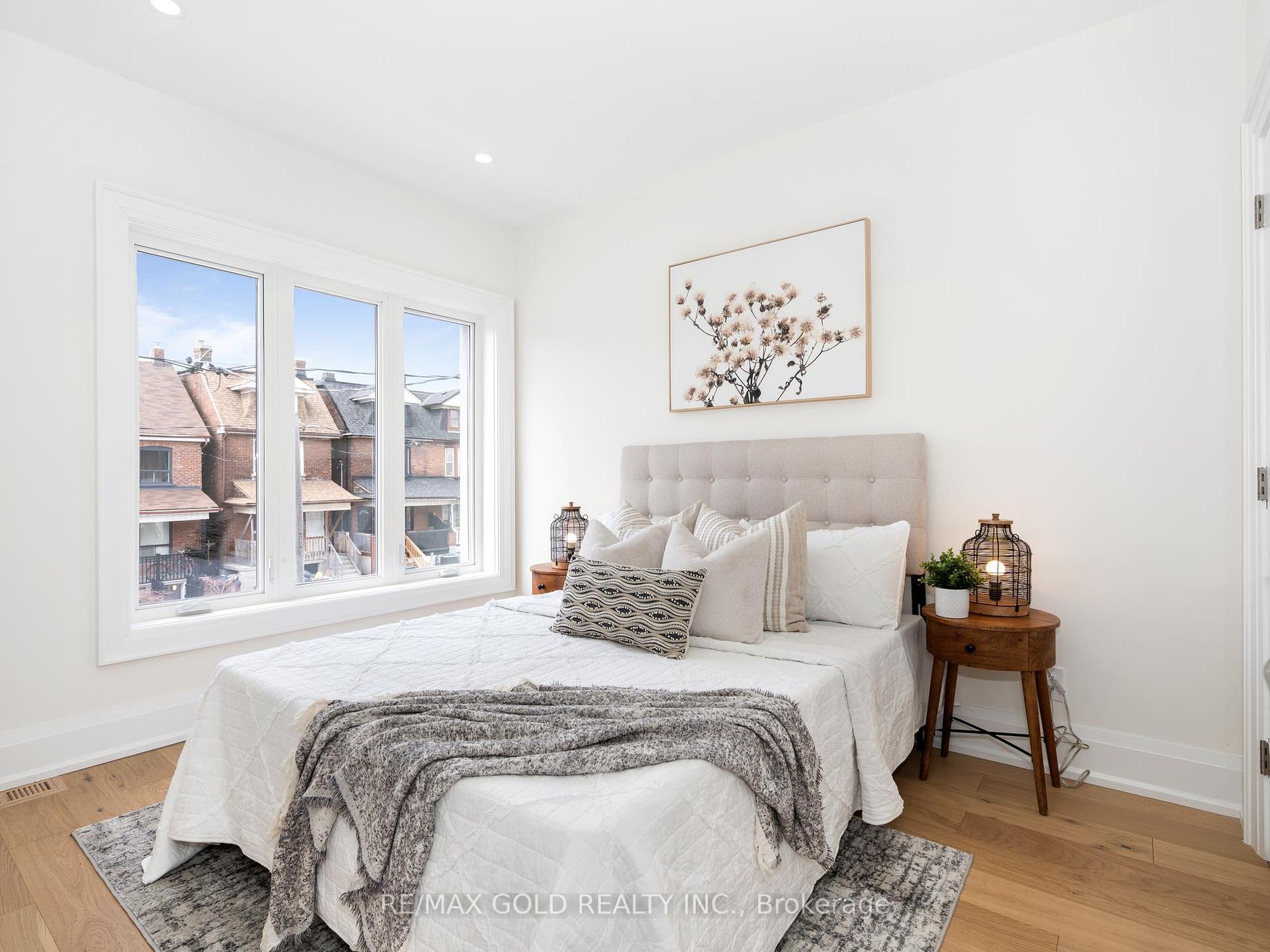 1007 Ossington Ave