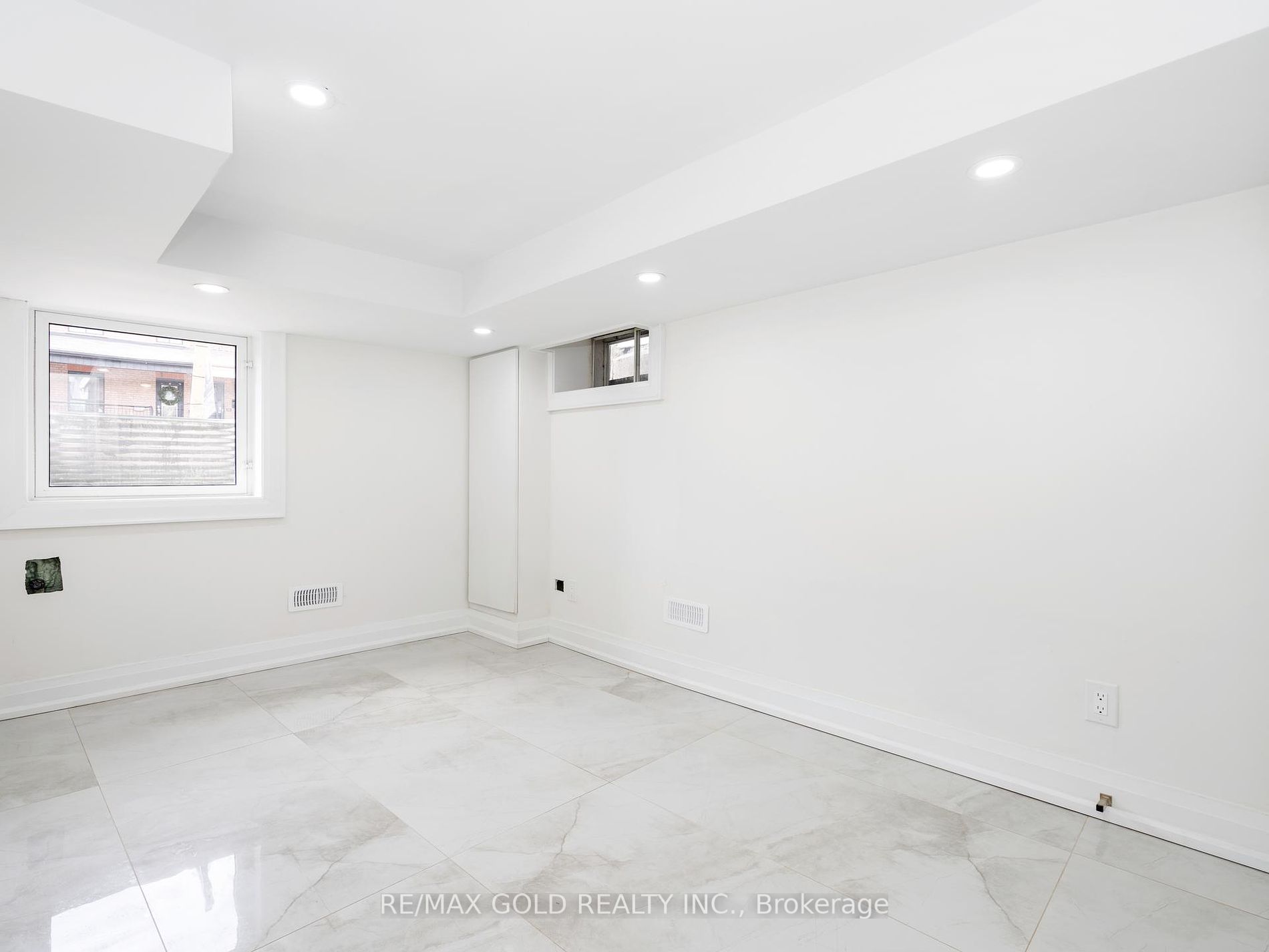 1007 Ossington Ave