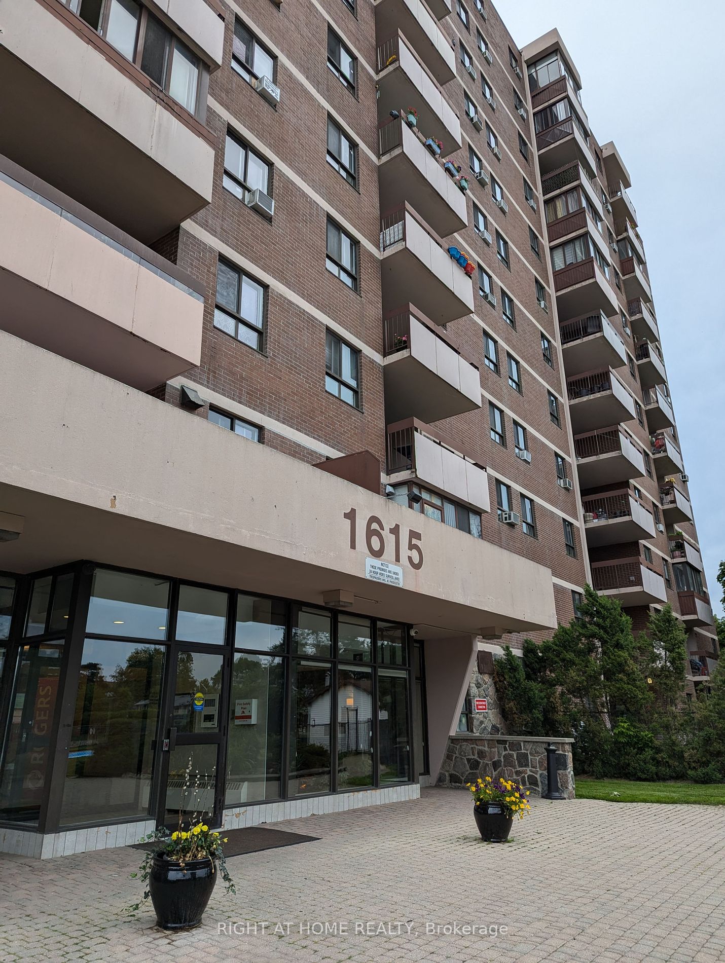 1615 Bloor Street N #708