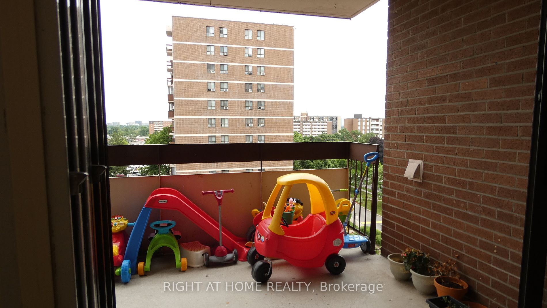 1615 Bloor Street N #708