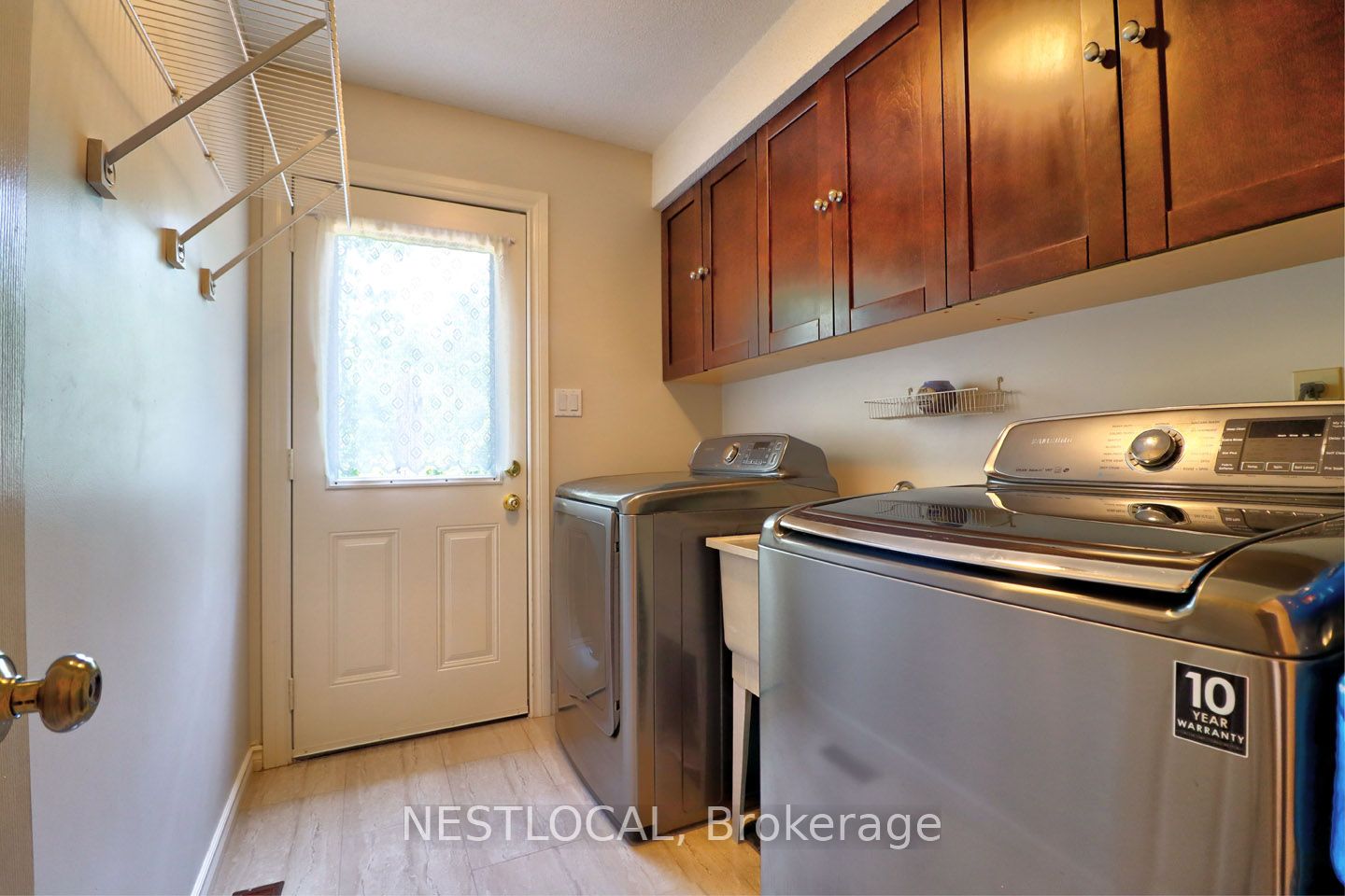14 Waverly Pl