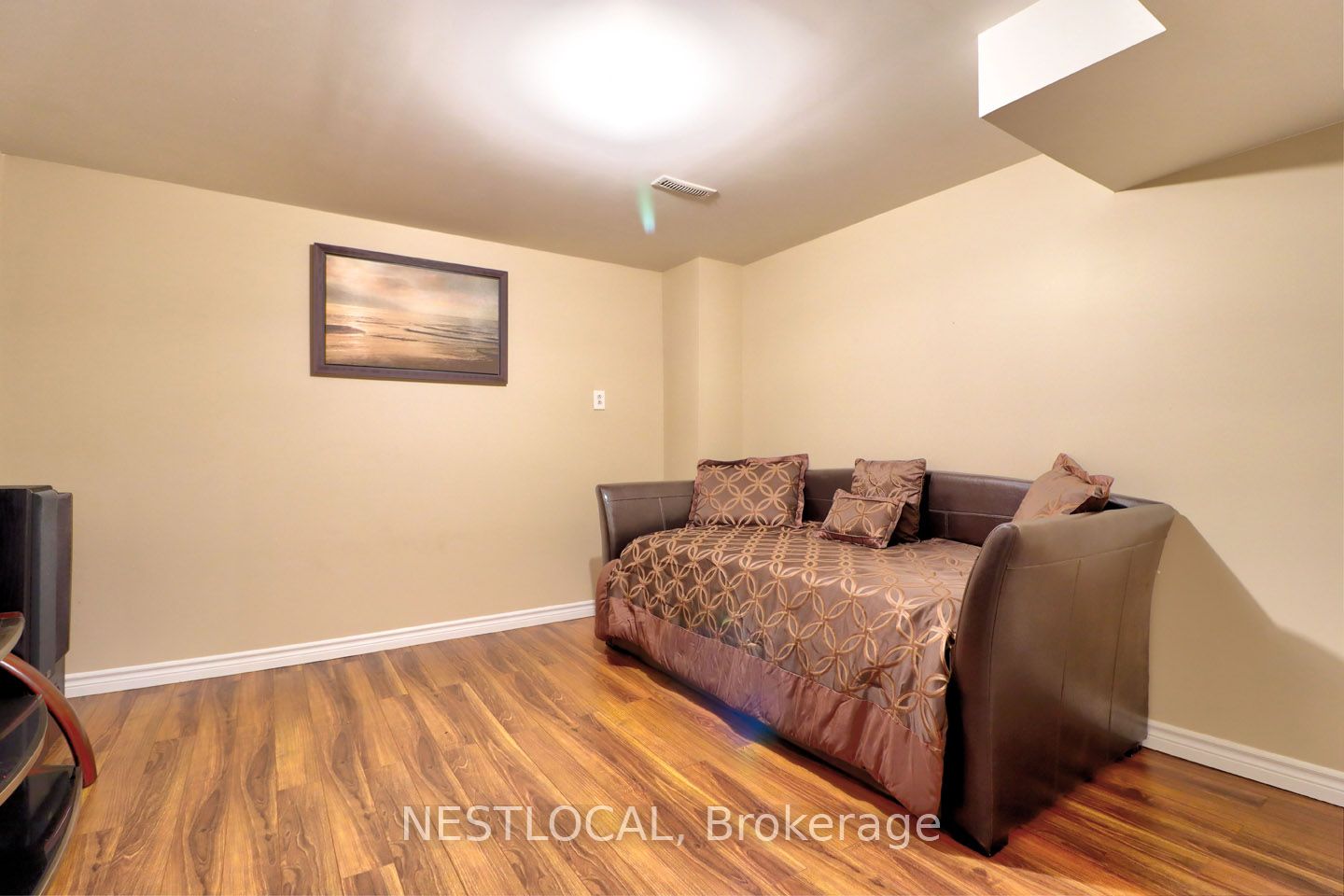 14 Waverly Pl
