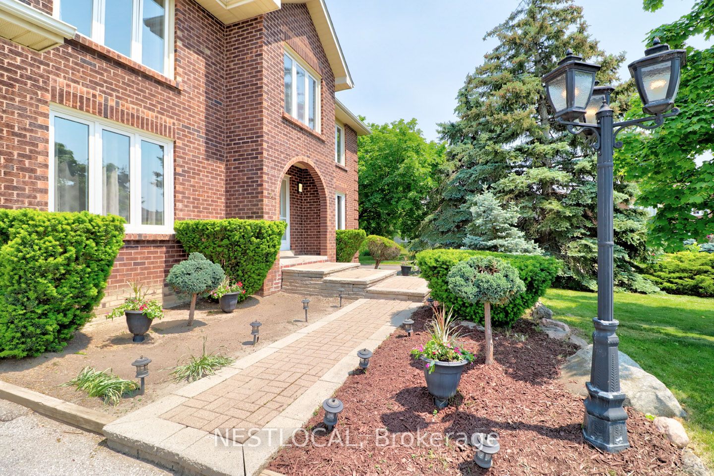 14 Waverly Pl
