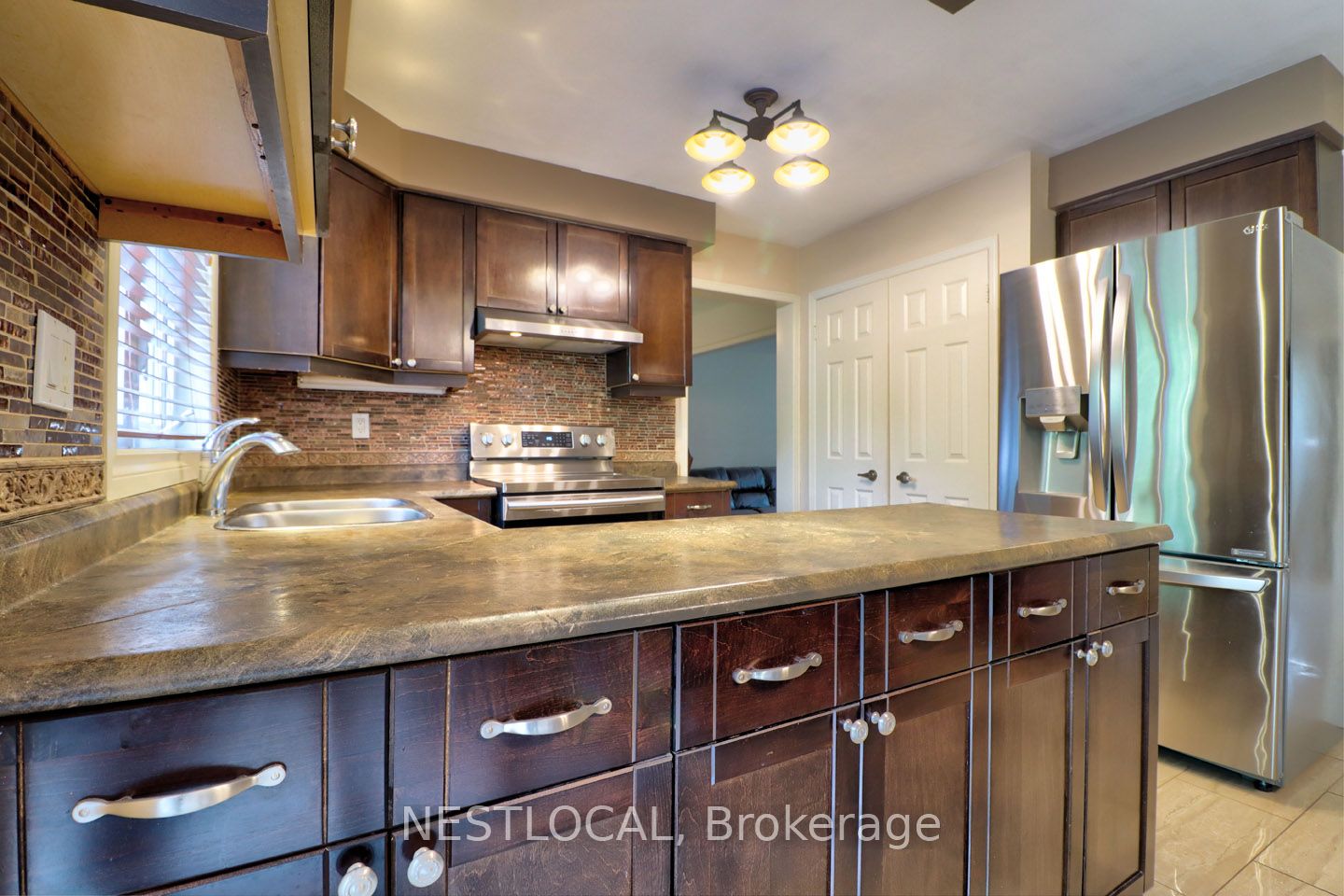 14 Waverly Pl