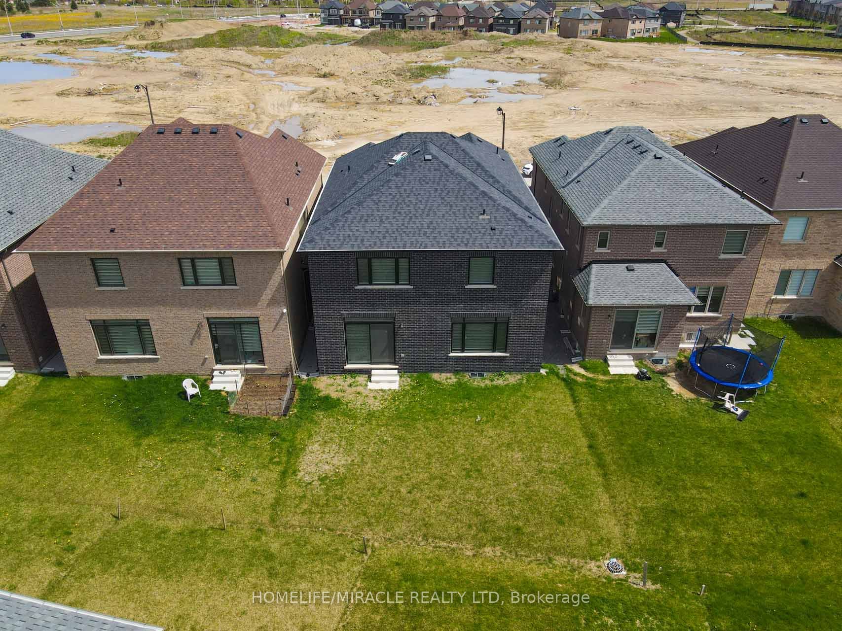 20 Tweedhill Ave